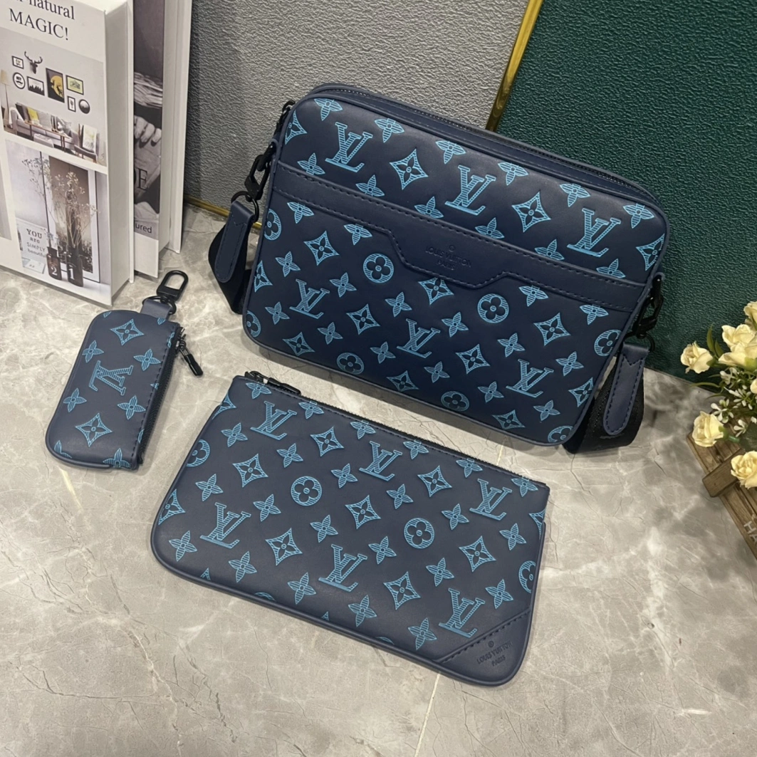Vibrant 6188 Louis Vuitton AAA Man Messenger Bags