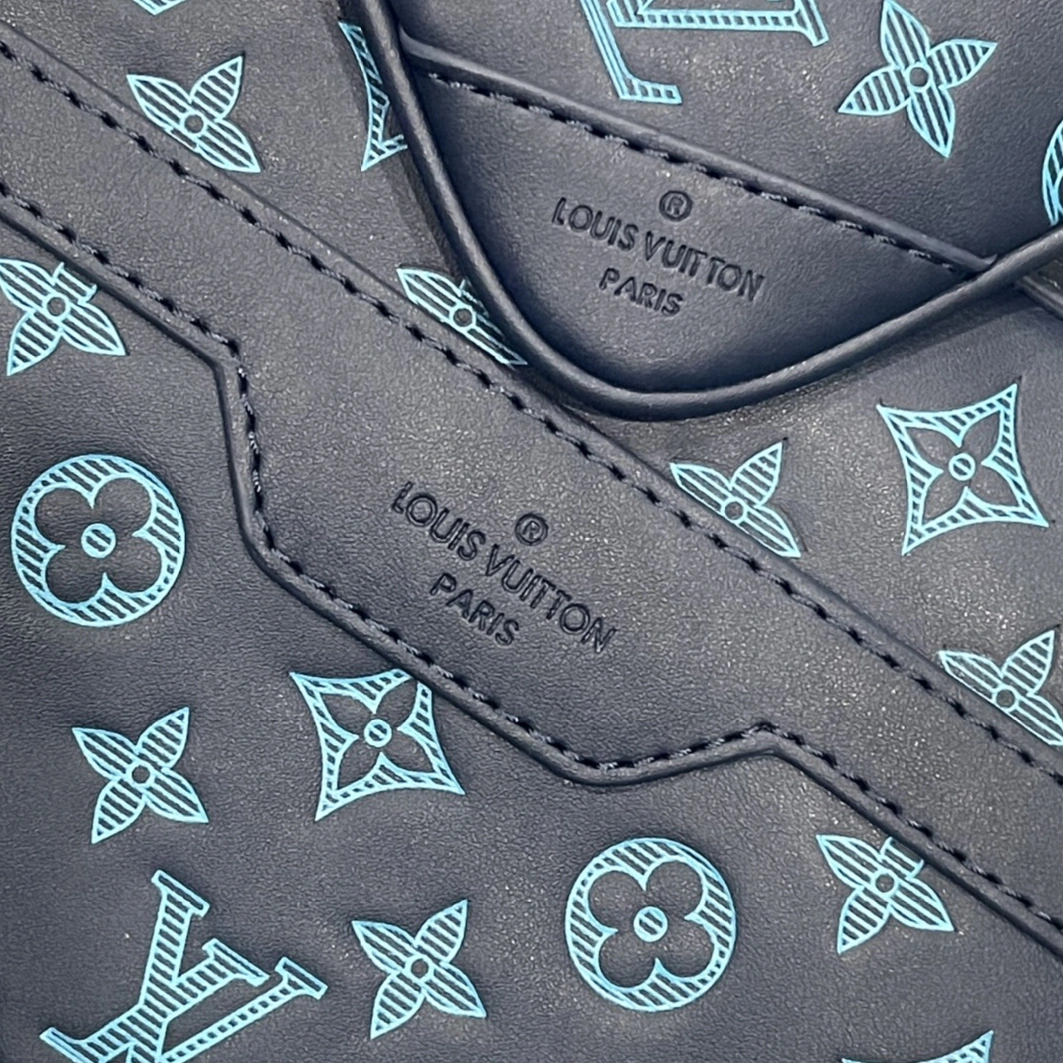 Vibrant 6188 Louis Vuitton AAA Man Messenger Bags