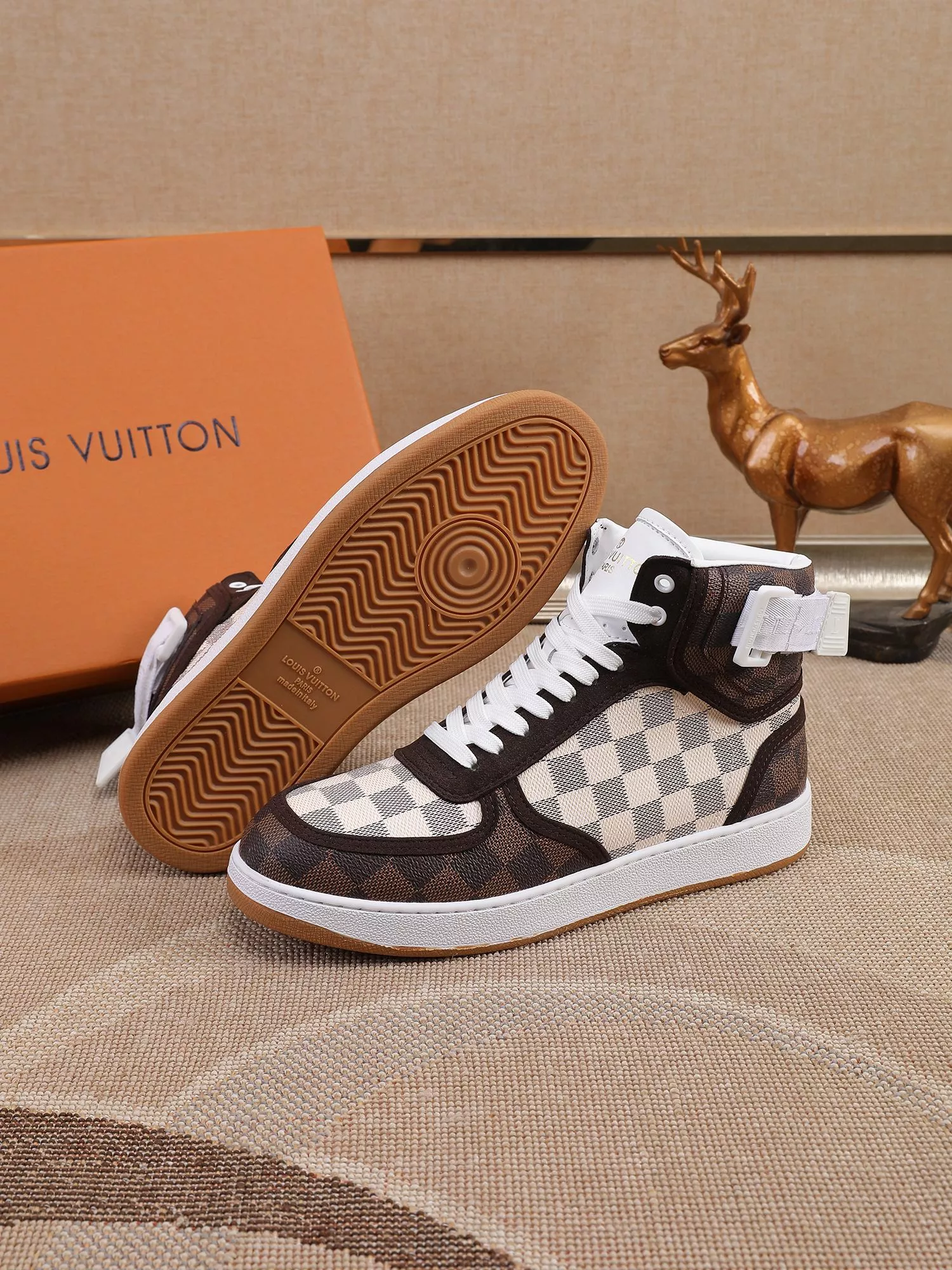 Vibrant 6292 Louis Vuitton High Tops Shoes For Men