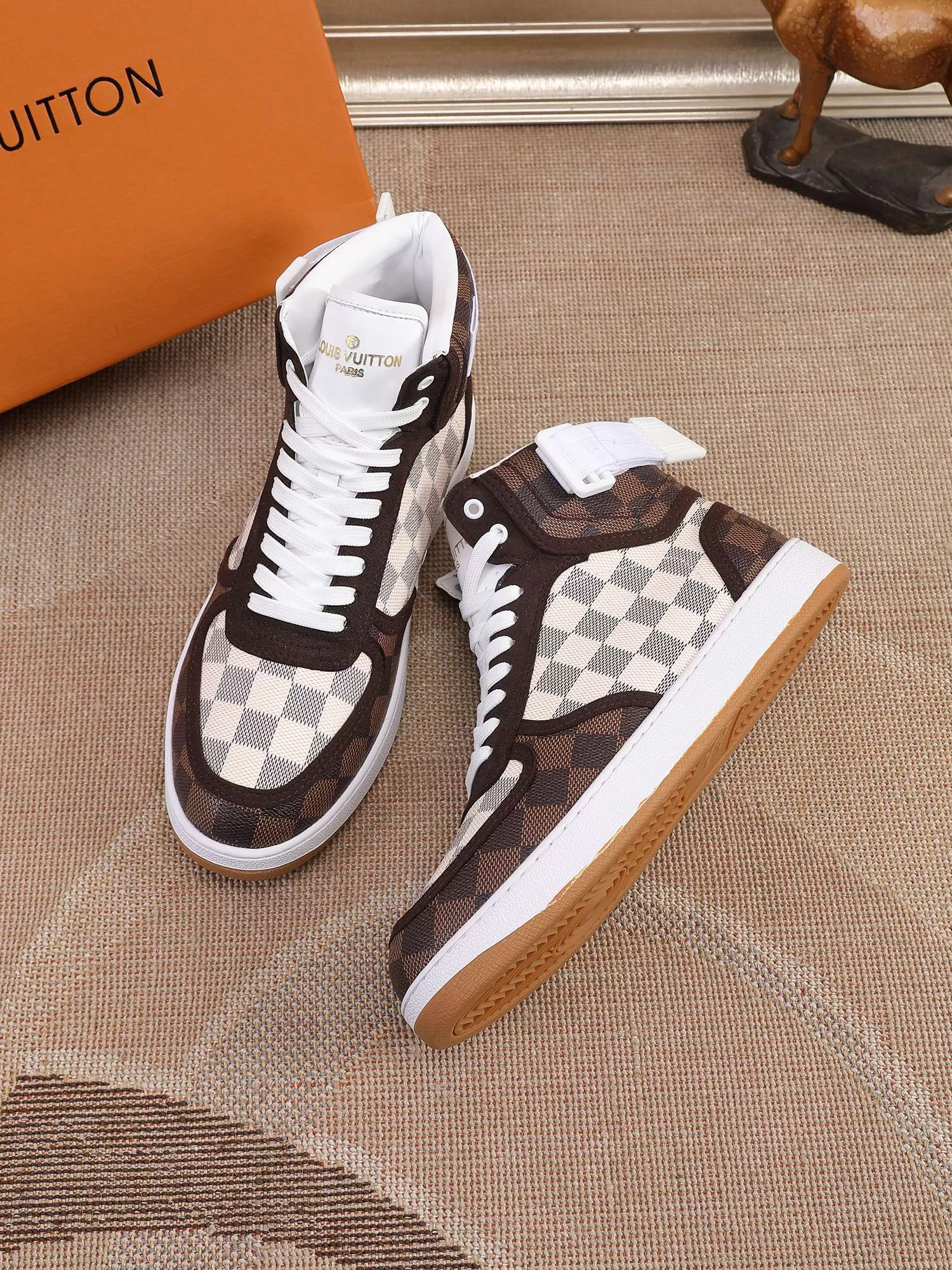 Vibrant 6292 Louis Vuitton High Tops Shoes For Men