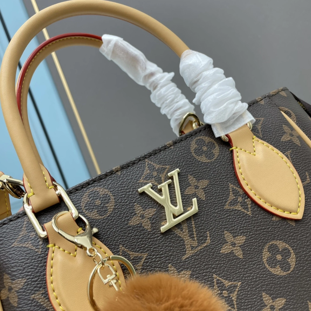 Vibrant 652 Louis Vuitton AAA Quality Handbags For Women
