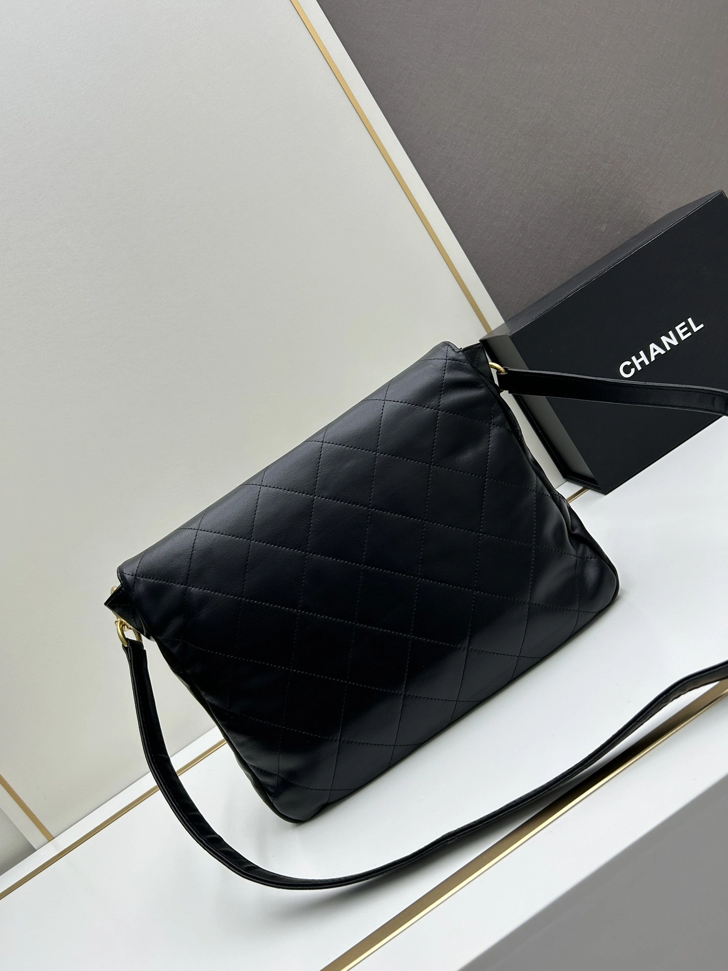 Vibrant 6609 Chanel AAA Quality Messenger Bags For Women