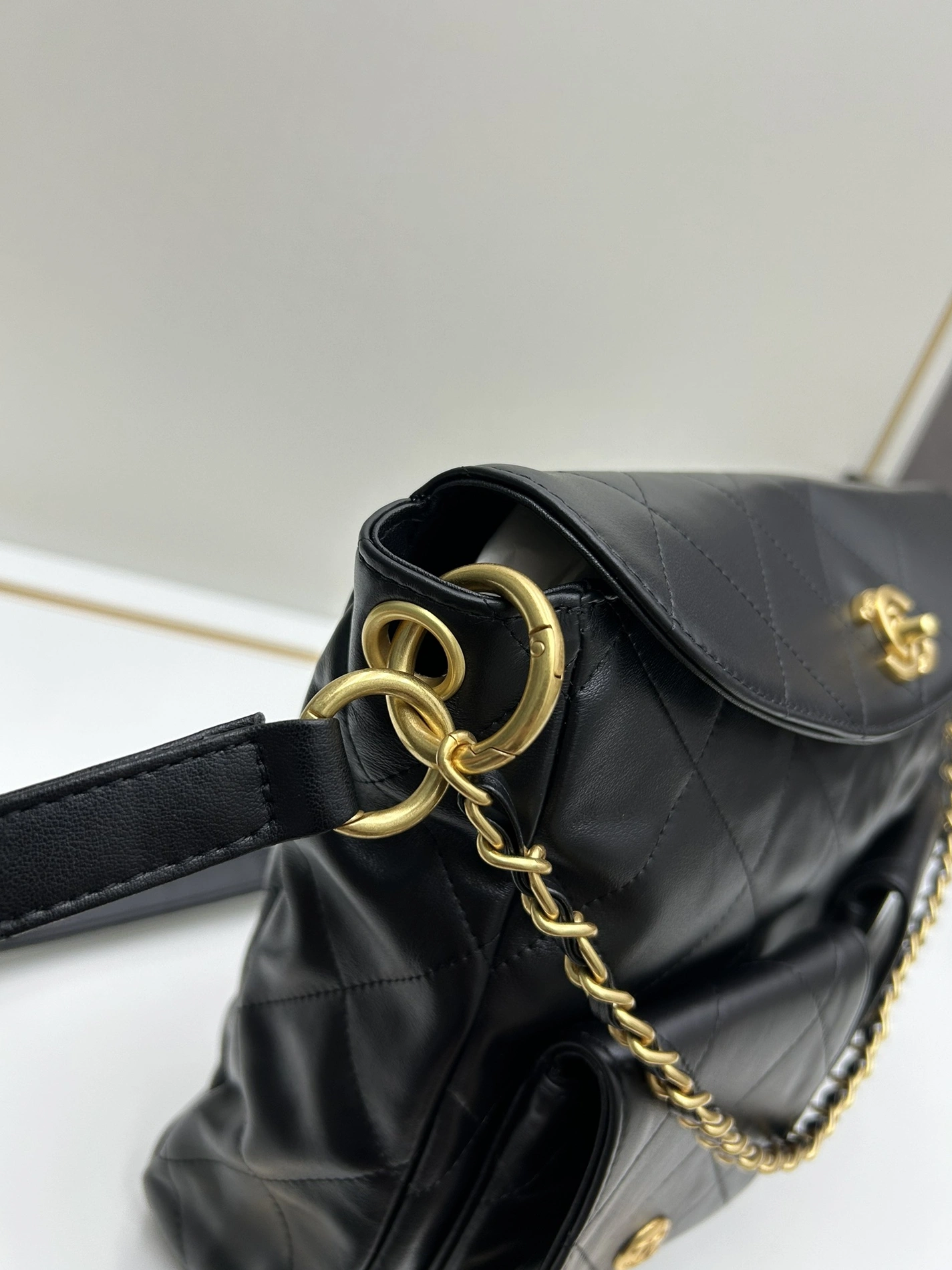 Vibrant 6609 Chanel AAA Quality Messenger Bags For Women