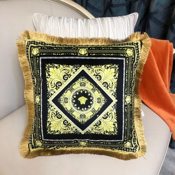 Vibrant 6775 Versace Cushion