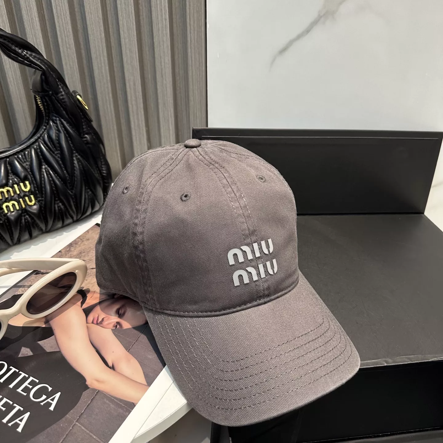 Vibrant 6955 MIU MIU Caps