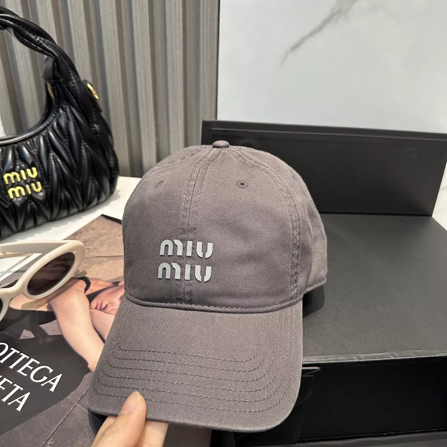 Vibrant 6955 MIU MIU Caps