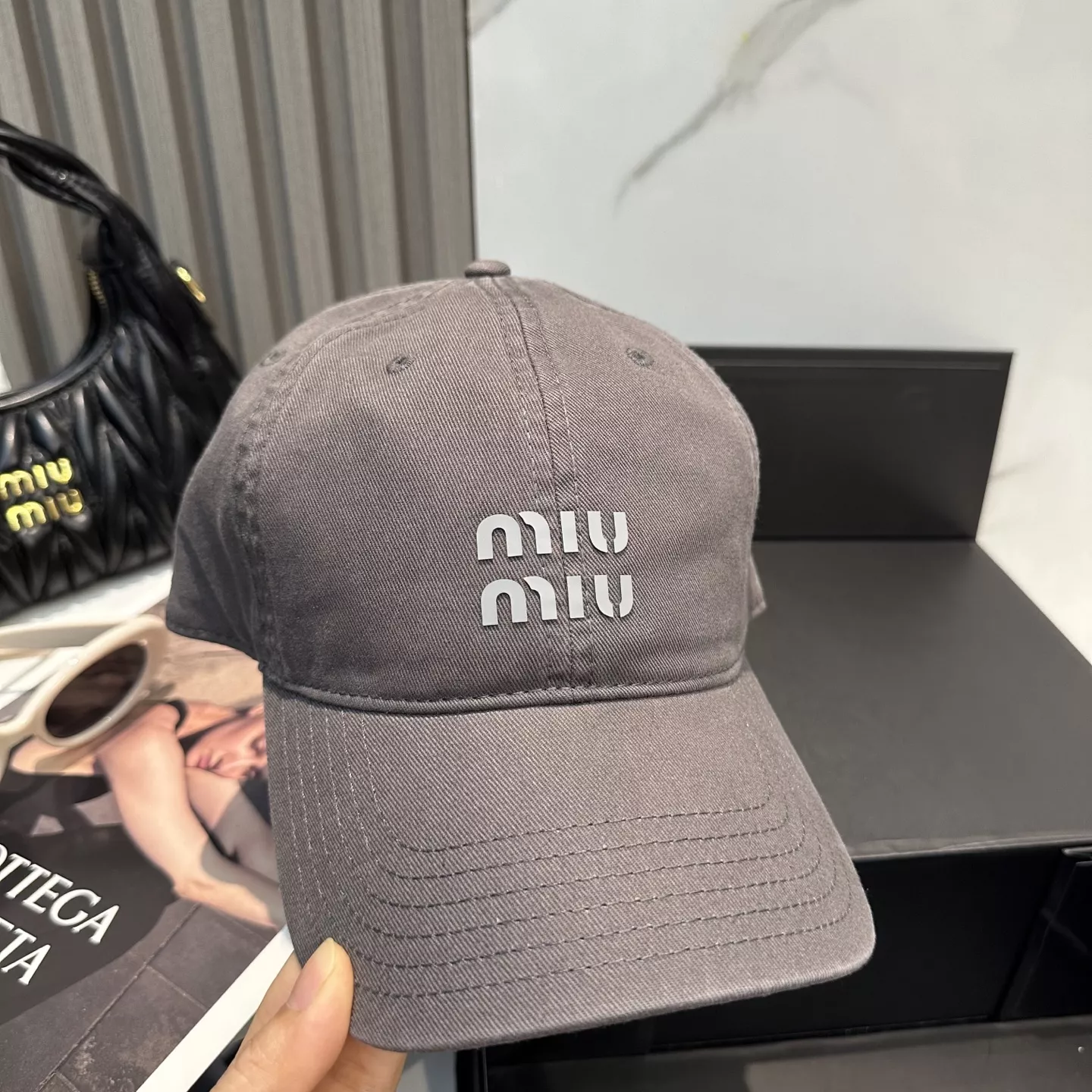 Vibrant 6955 MIU MIU Caps
