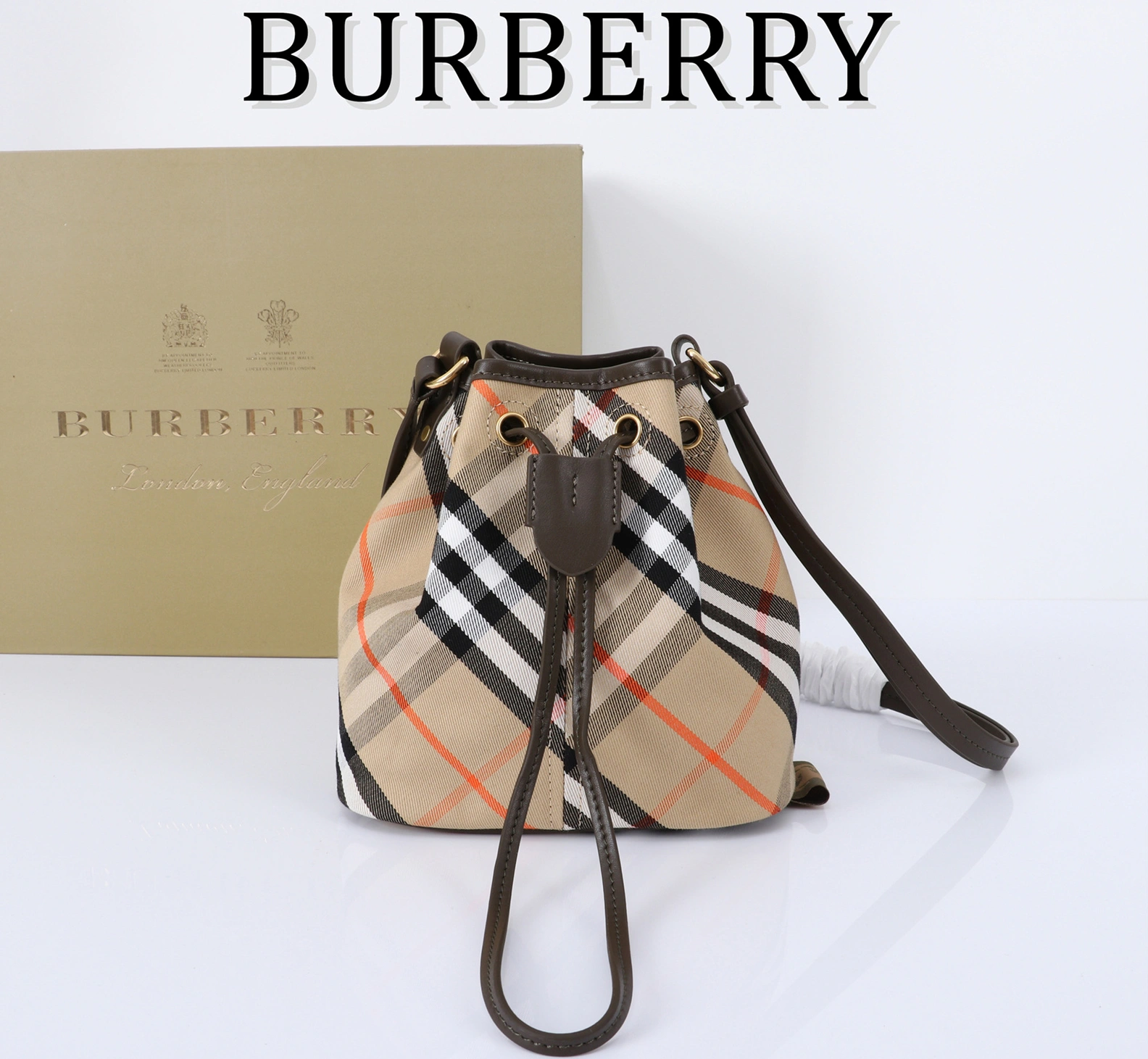 Vibrant 6961 Burberry AAA Quality Messenger Bags For Women