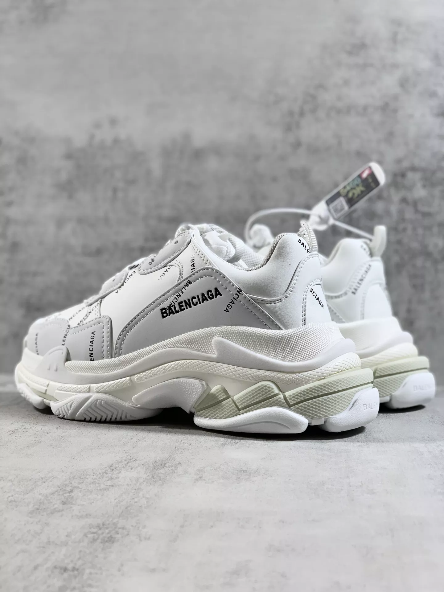 Vibrant 7033 Balenciaga Casual Shoes For Men