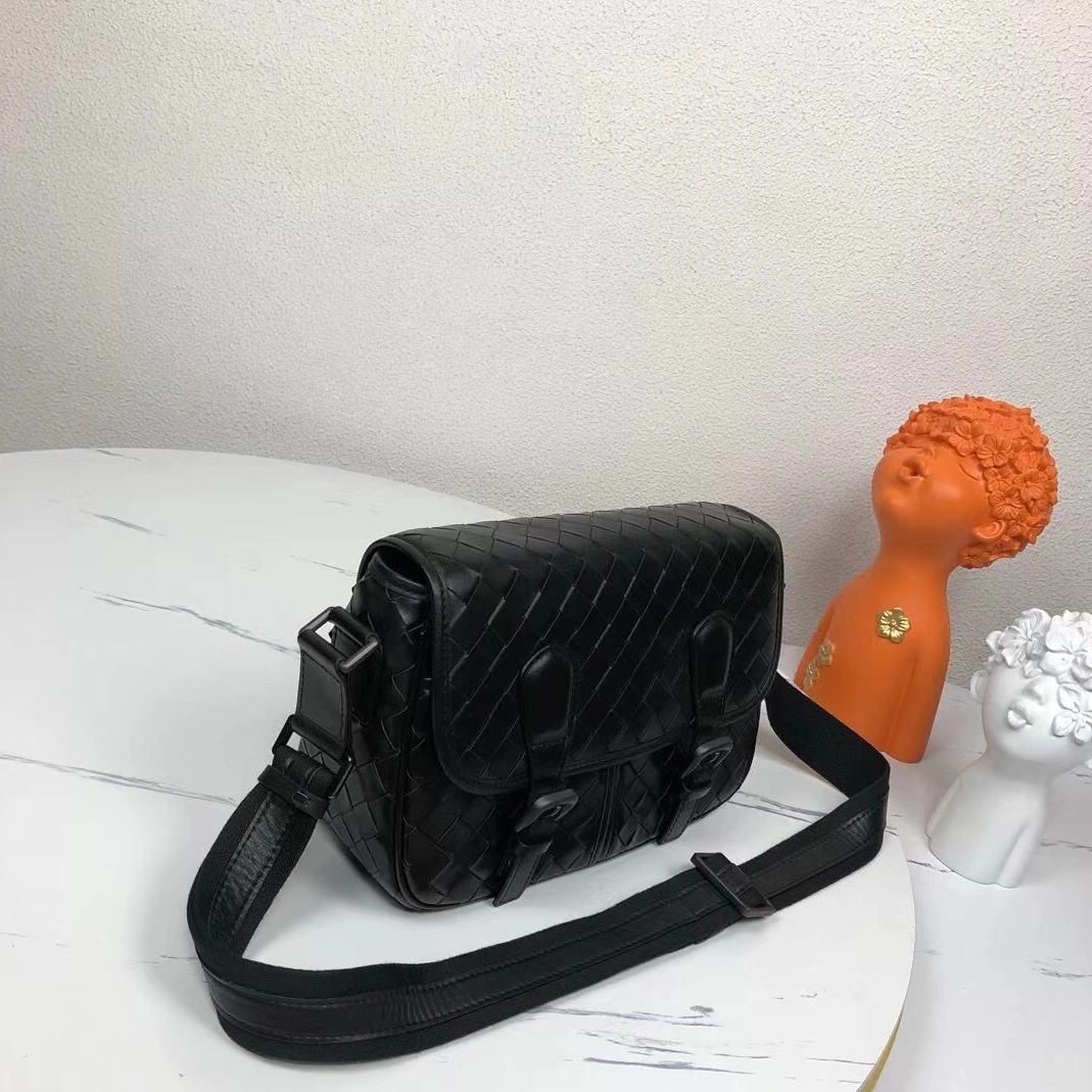 Vibrant 7133 Bottega Veneta AAA Man Messenger Bags