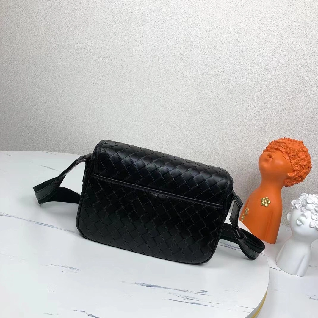 Vibrant 7133 Bottega Veneta AAA Man Messenger Bags