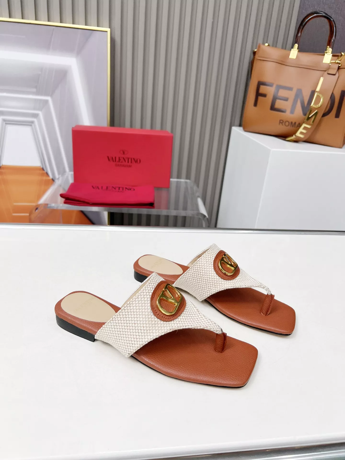 Vibrant 7189 Valentino Slippers For Women