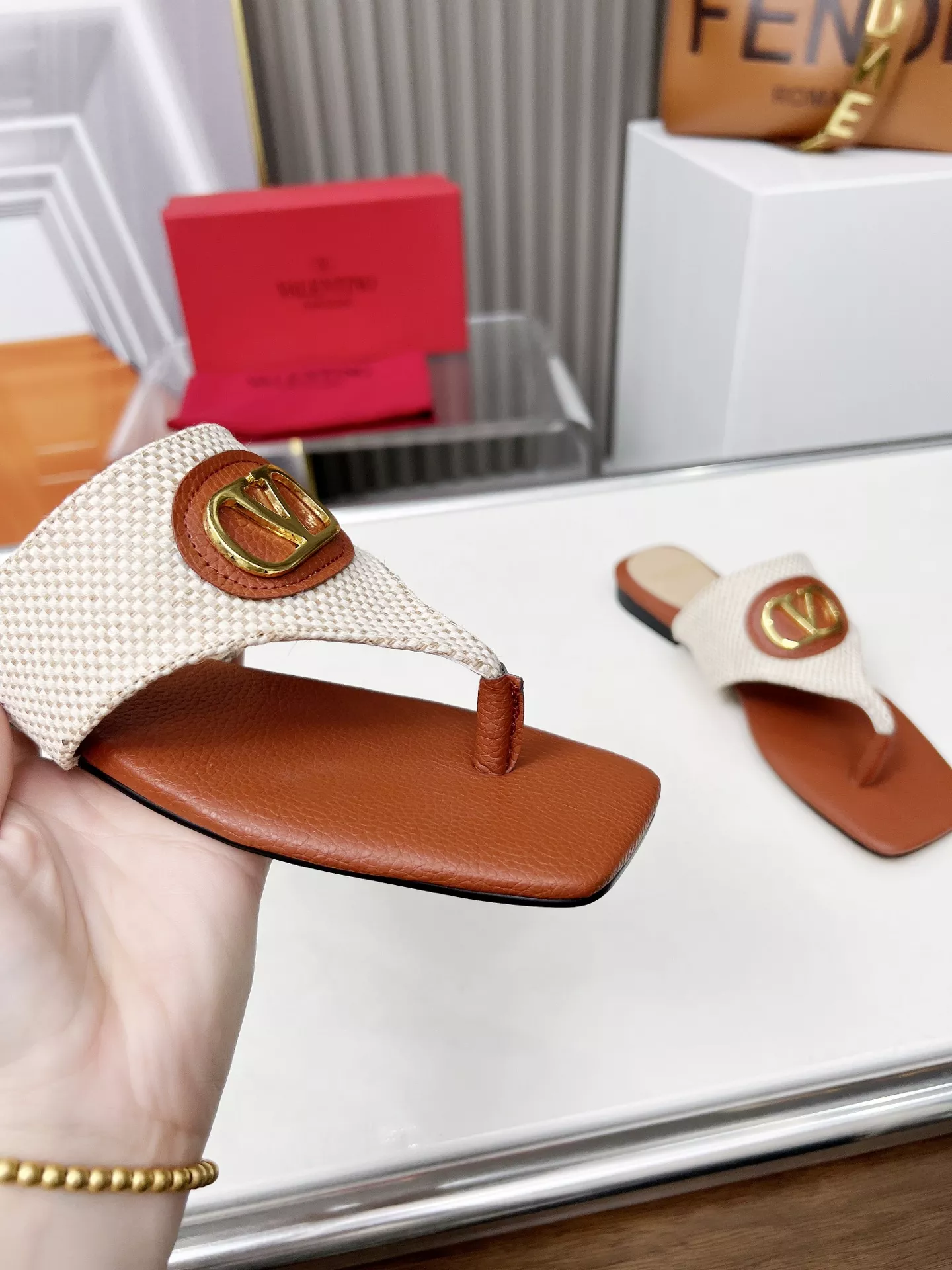 Vibrant 7189 Valentino Slippers For Women