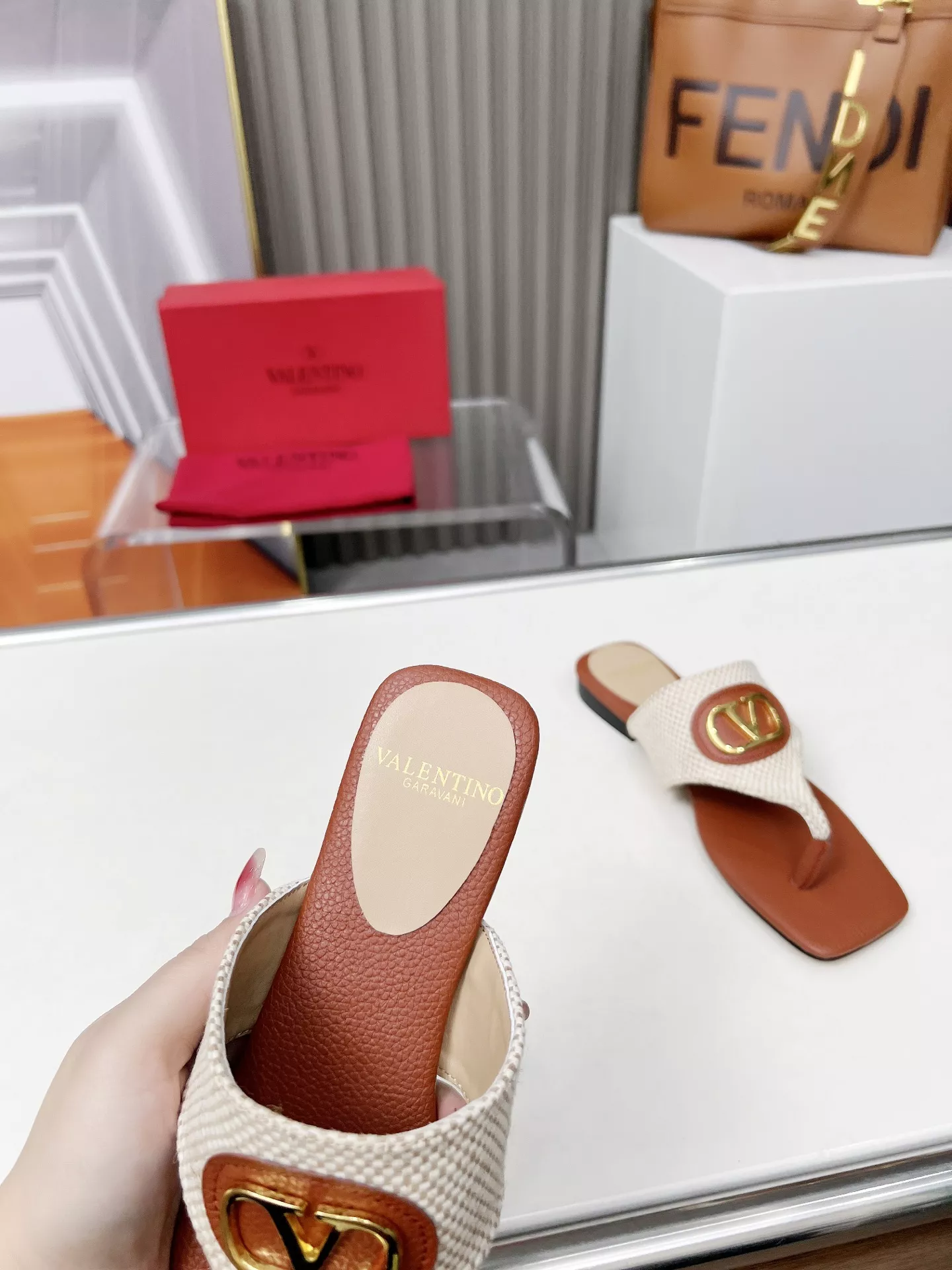 Vibrant 7189 Valentino Slippers For Women