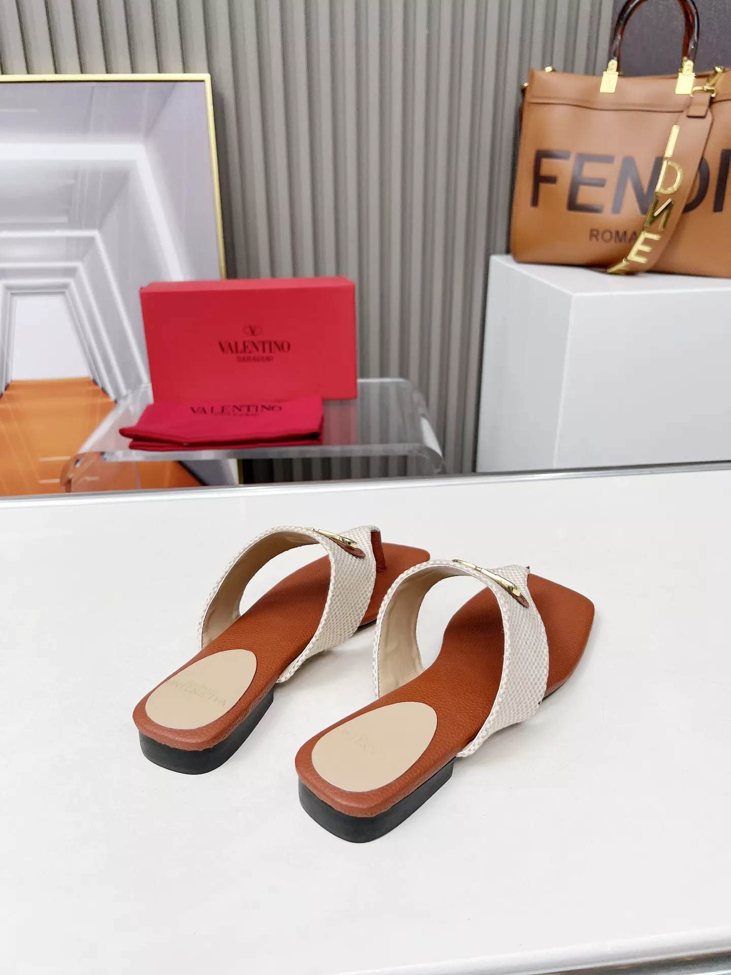 Vibrant 7189 Valentino Slippers For Women