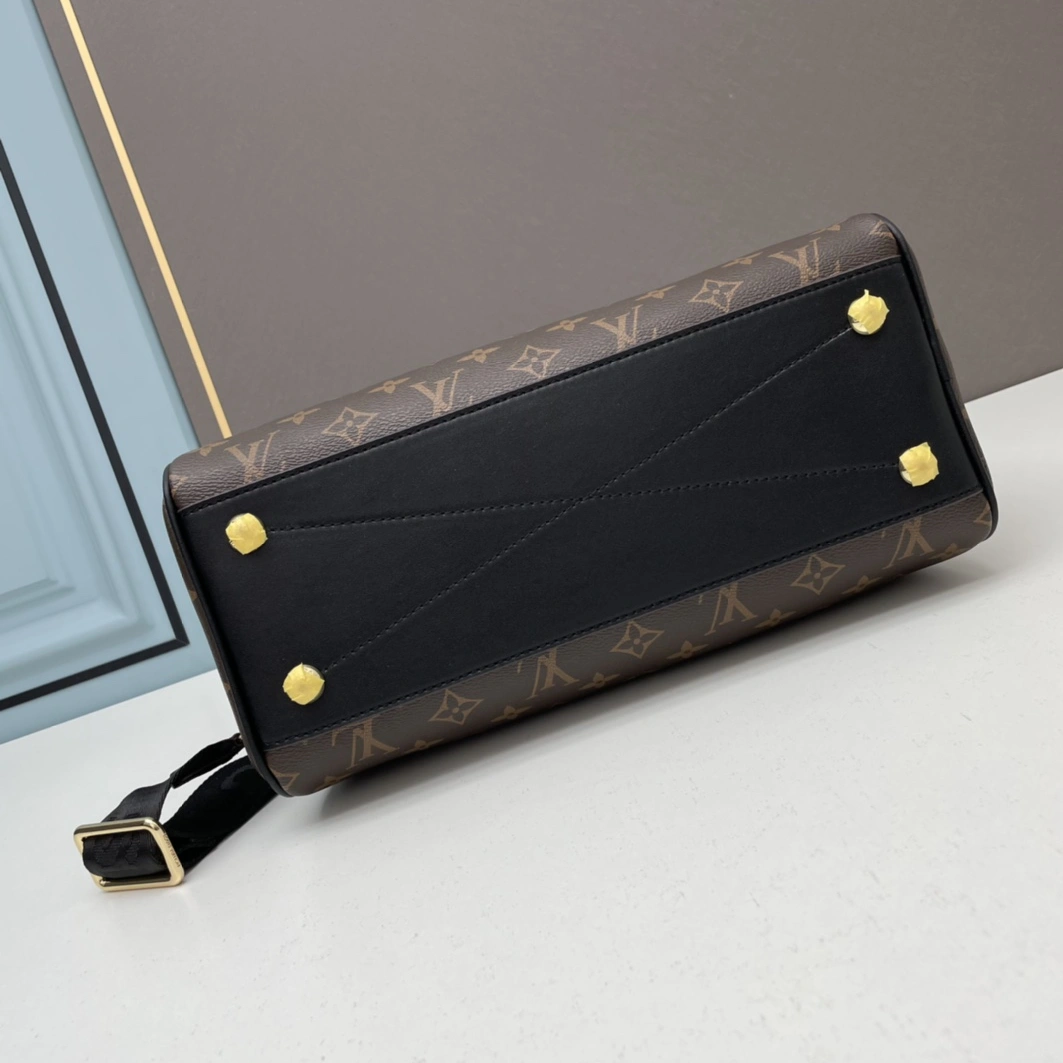 Vibrant 7270 Louis Vuitton AAA Quality Handbags For Women
