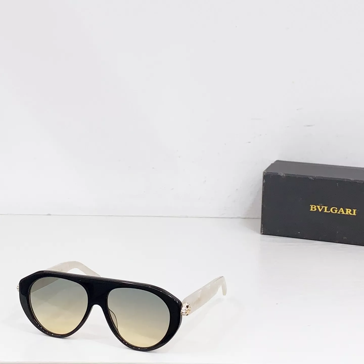 Vibrant 7288 Bvlgari AAA Quality Sunglasses