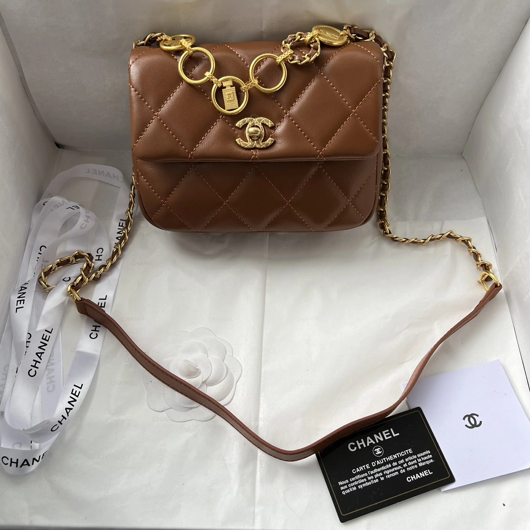 Vibrant 7290 Chanel AAA Quality Messenger Bags For Women