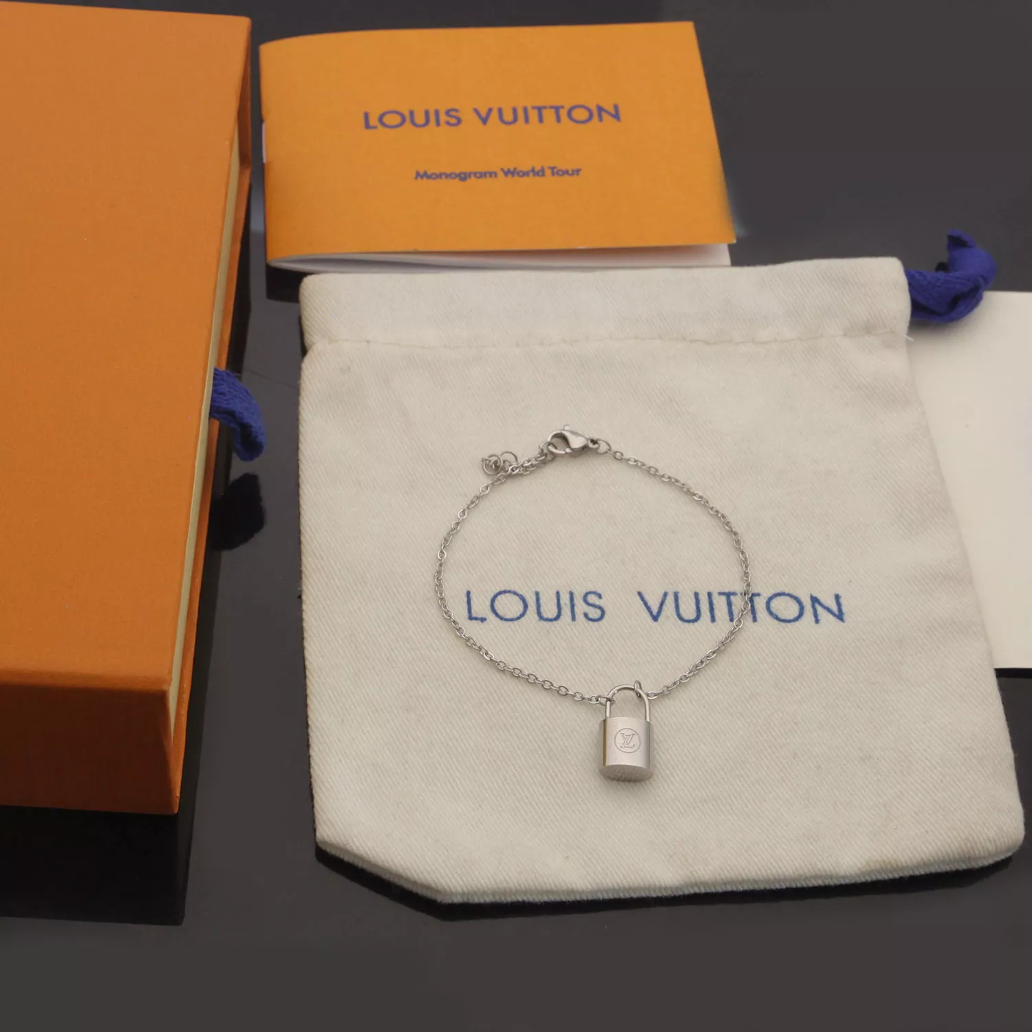 Vibrant 7375 Louis Vuitton LV Jewelry Set For Women