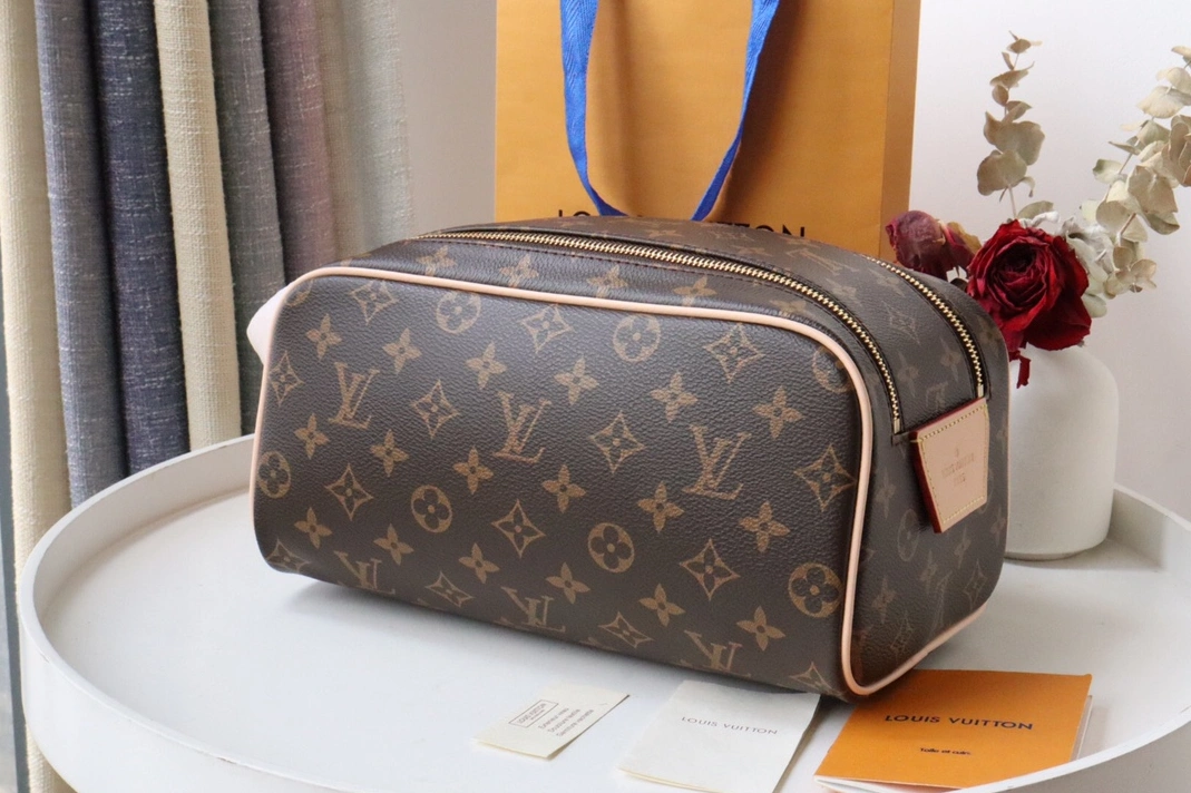 Vibrant 7387 Louis Vuitton AAA Quality Handbags For Women
