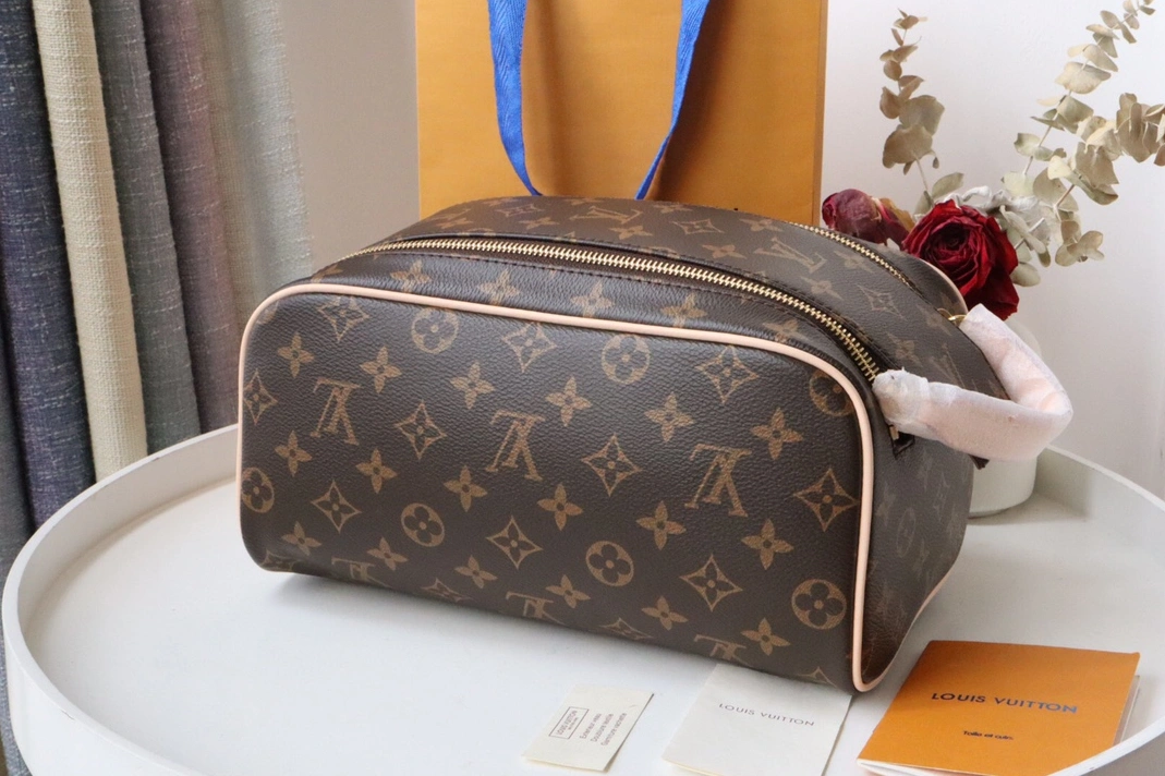 Vibrant 7387 Louis Vuitton AAA Quality Handbags For Women