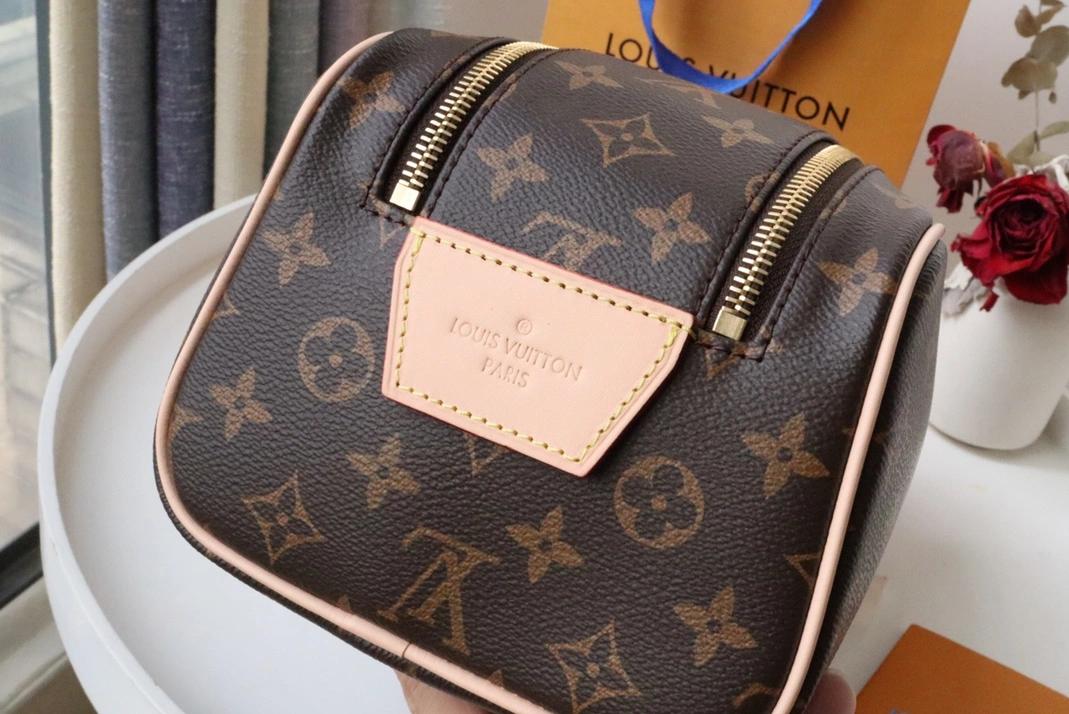 Vibrant 7387 Louis Vuitton AAA Quality Handbags For Women