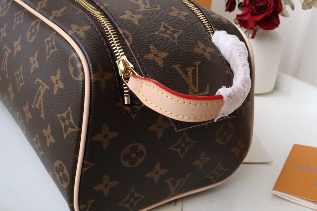 Vibrant 7387 Louis Vuitton AAA Quality Handbags For Women