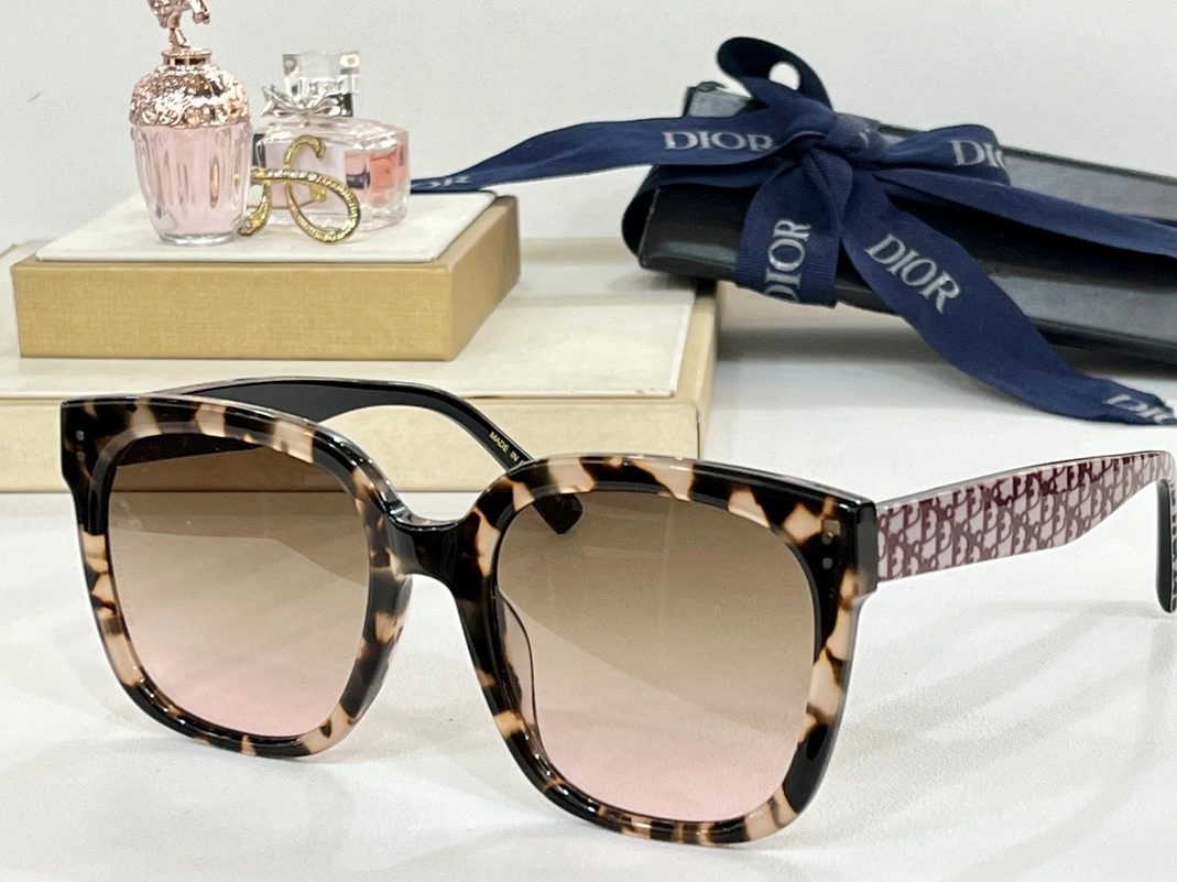 Vibrant 7453 Christian Dior AAA Quality Sunglasses