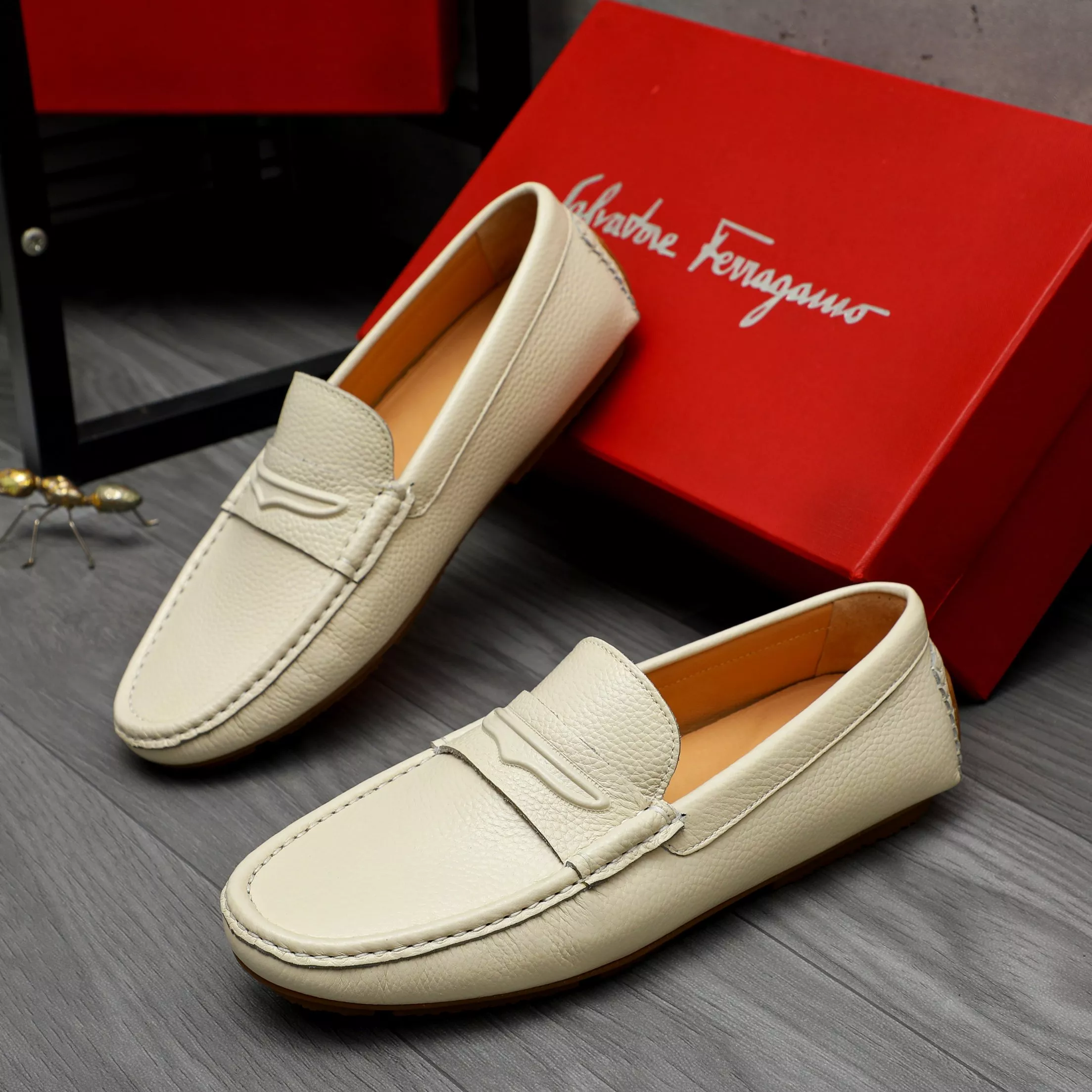 Vibrant 7540 Salvatore Ferragamo Leather Shoes For Men