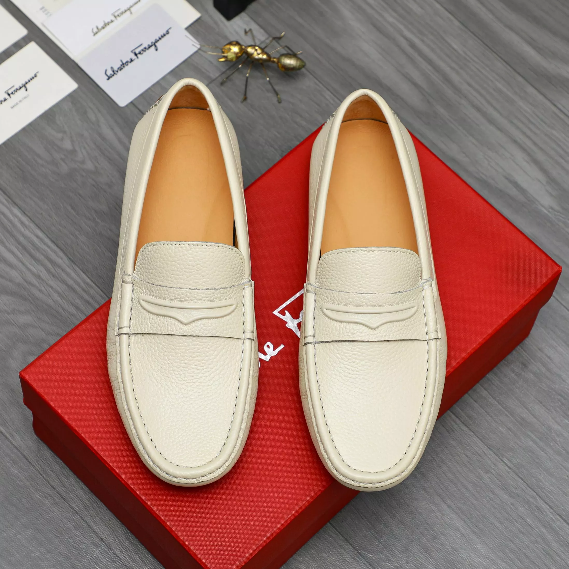 Vibrant 7540 Salvatore Ferragamo Leather Shoes For Men