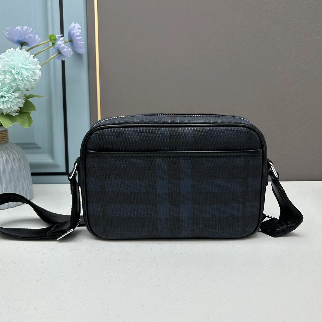Vibrant 7676 Burberry AAA Man Messenger Bags
