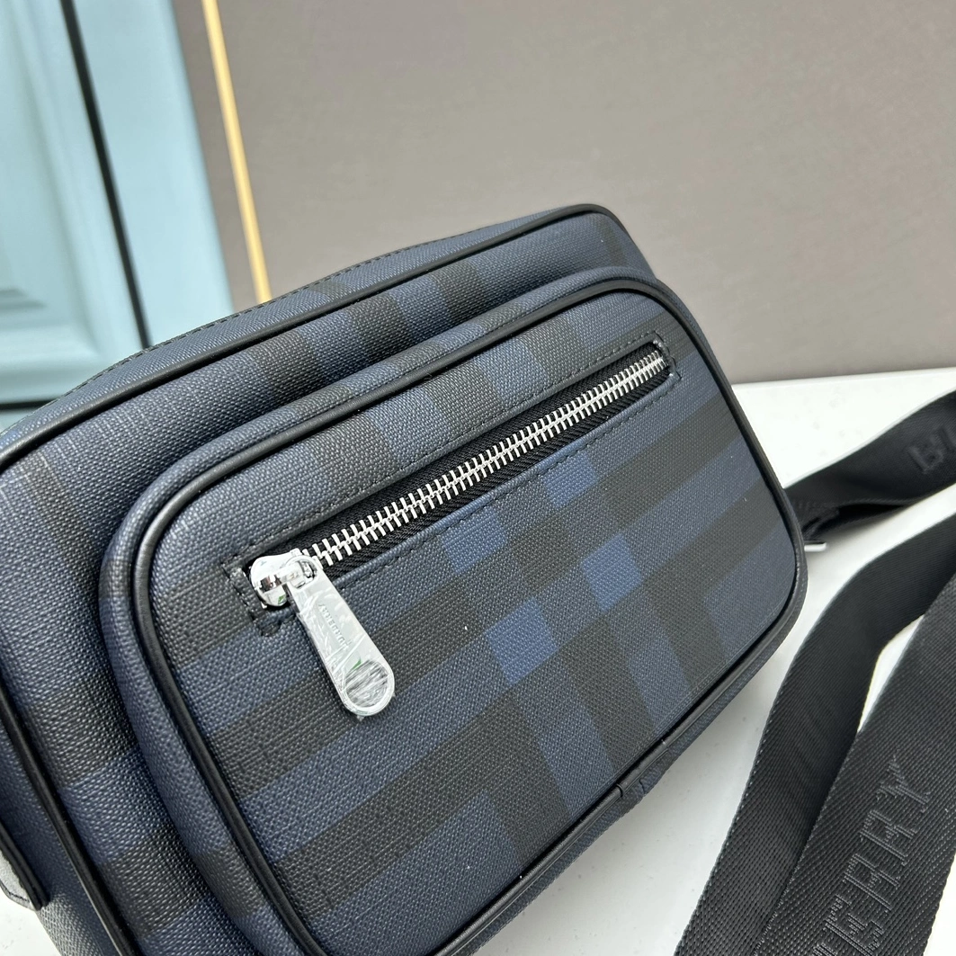 Vibrant 7676 Burberry AAA Man Messenger Bags