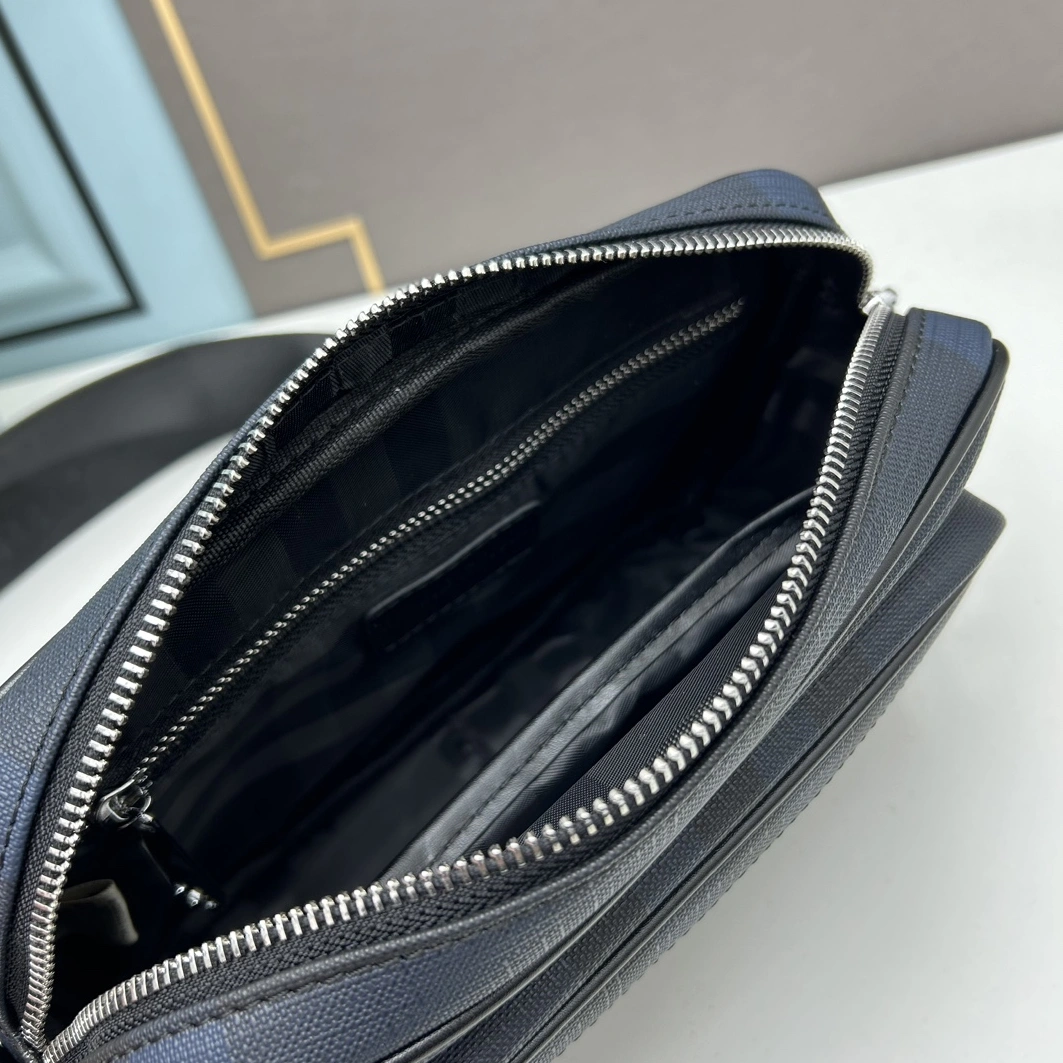 Vibrant 7676 Burberry AAA Man Messenger Bags