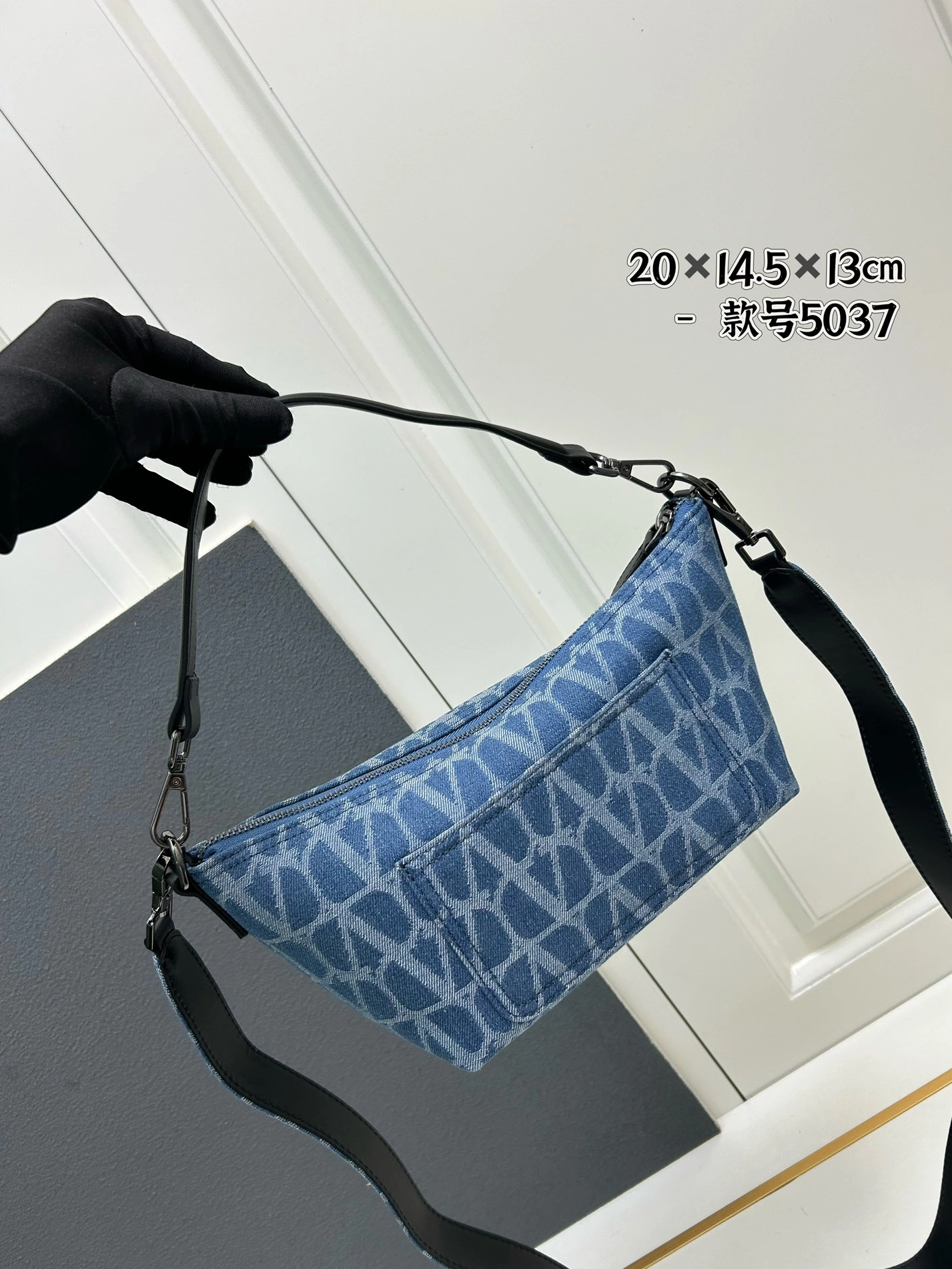 Vibrant 7699 Valentino AAA Quality Messenger Bags For Women