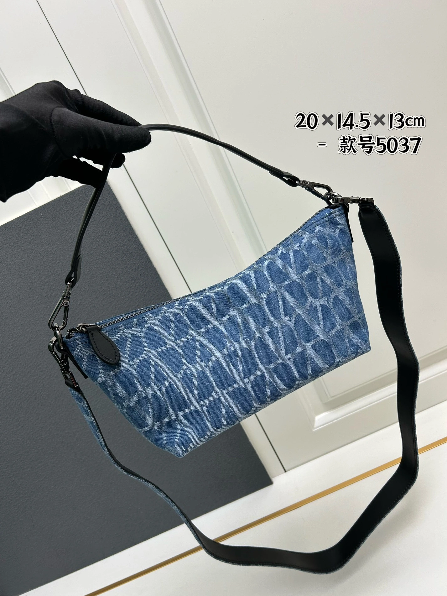 Vibrant 7699 Valentino AAA Quality Messenger Bags For Women