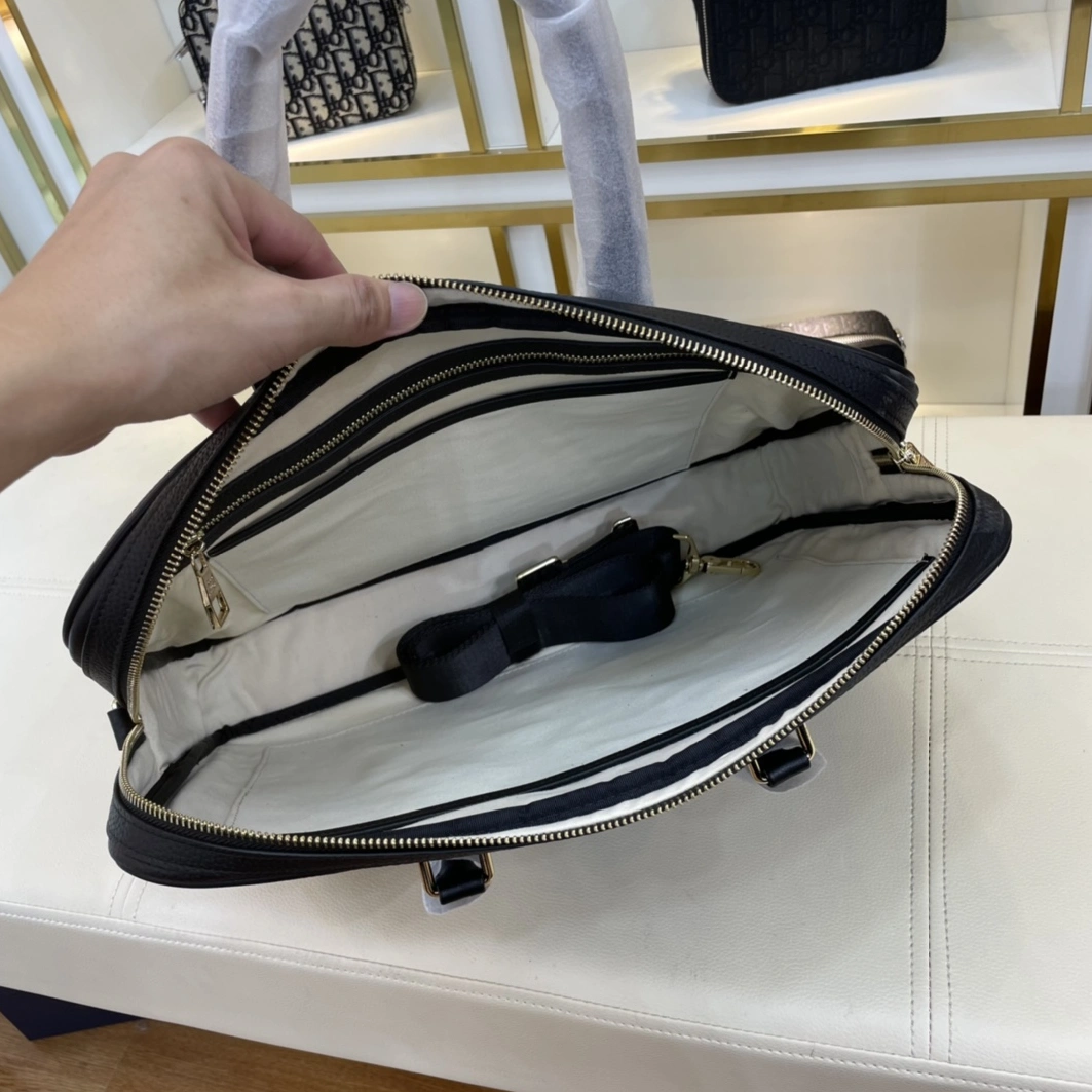 Vibrant 778 Prada AAA Man Handbags