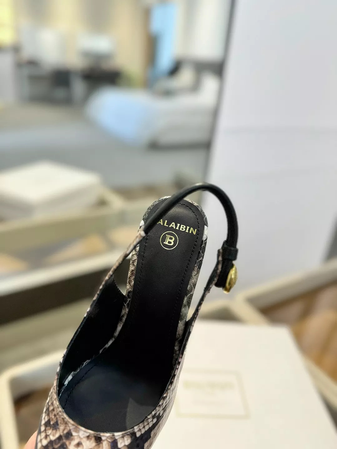 Vibrant 7916 Balmain Sandal For Women