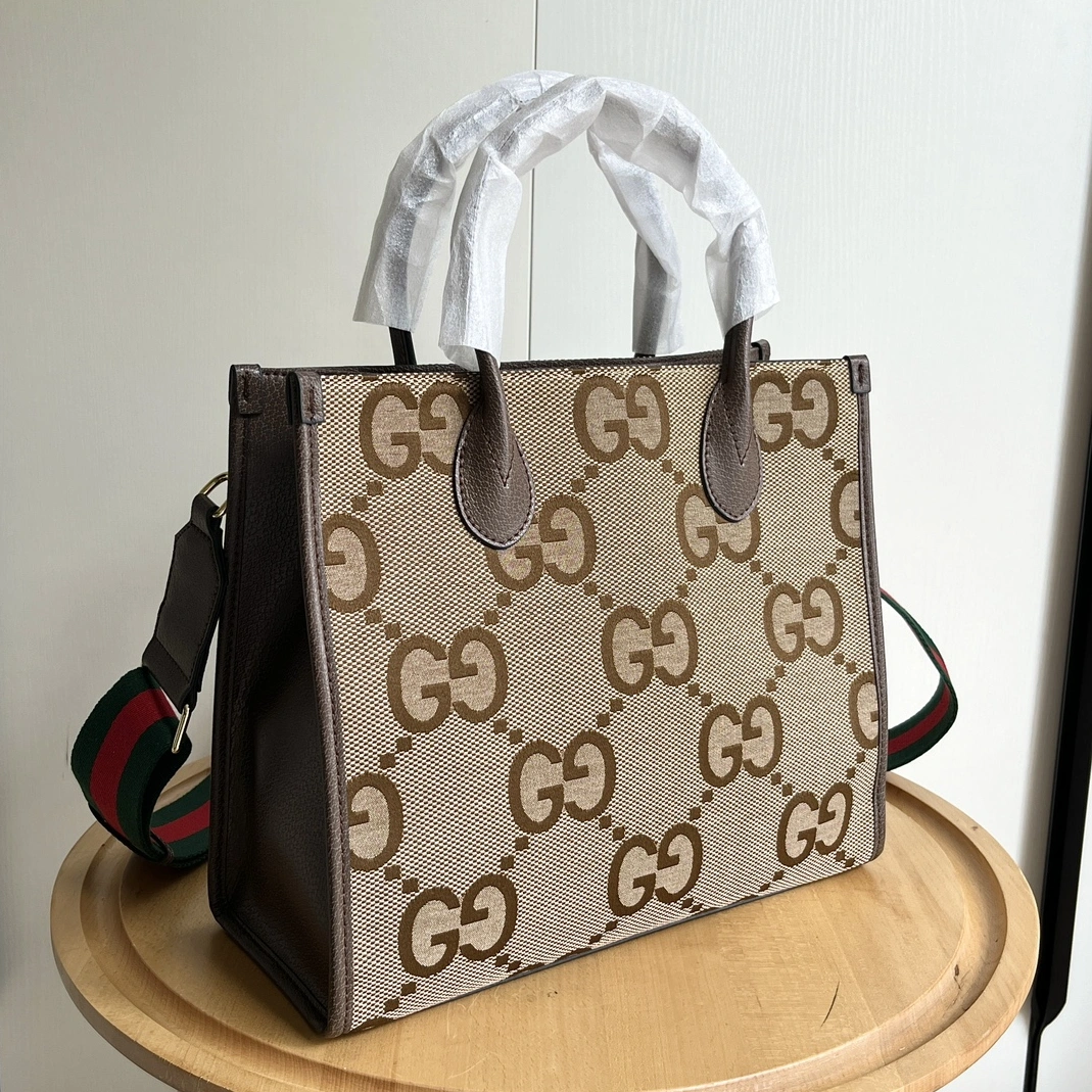 Vibrant 7946 Gucci AAA Quality Handbags For Women