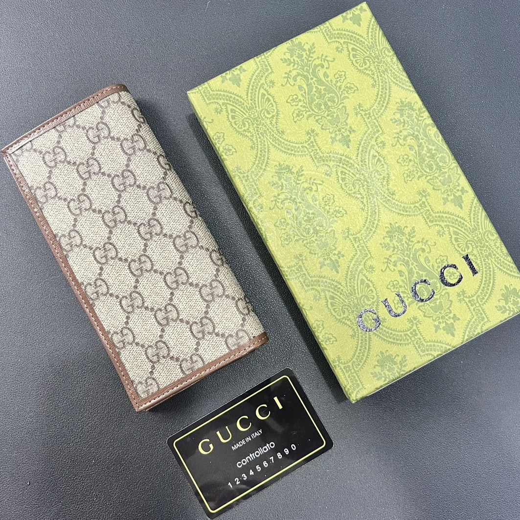 Vibrant 8214 Gucci Card Case