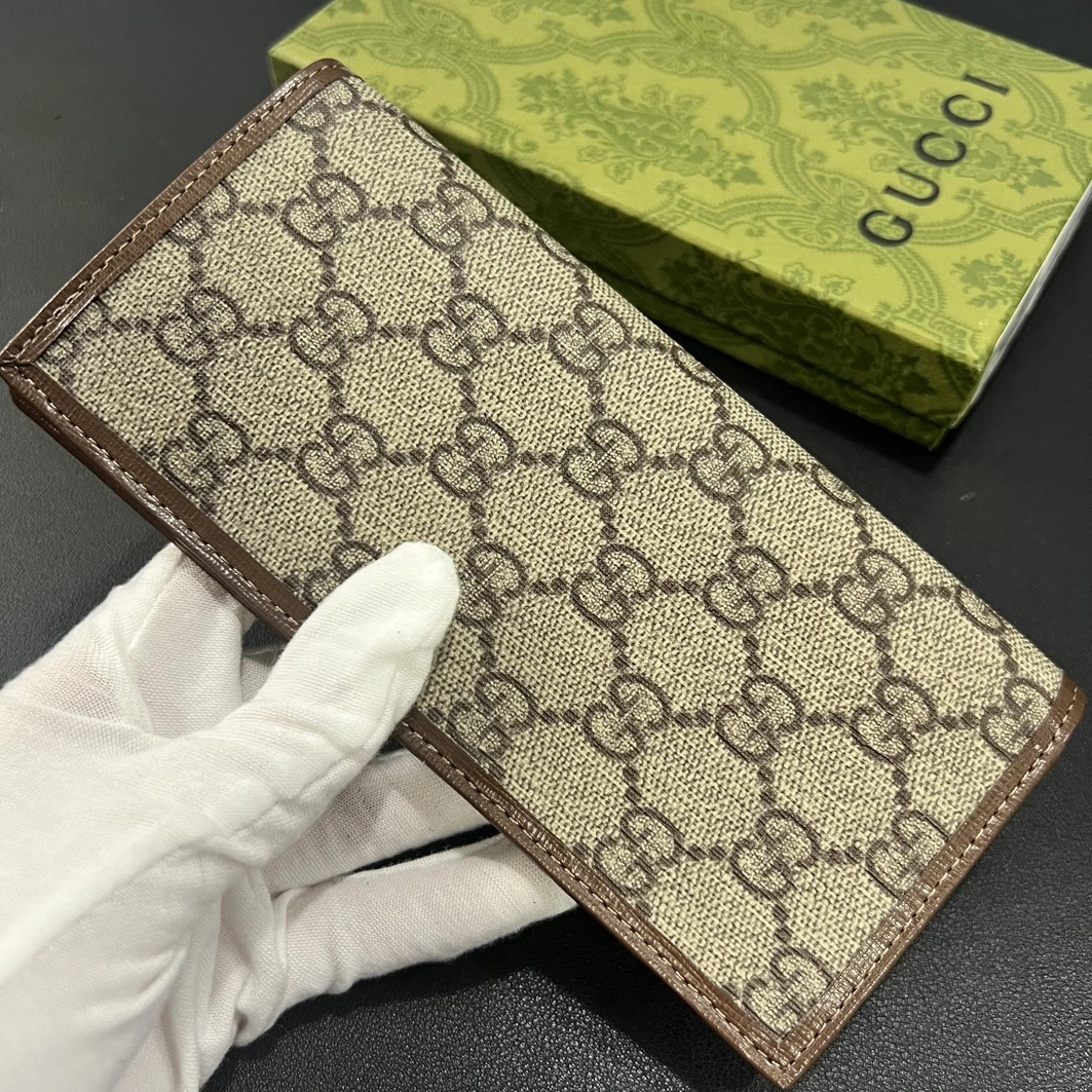 Vibrant 8214 Gucci Card Case