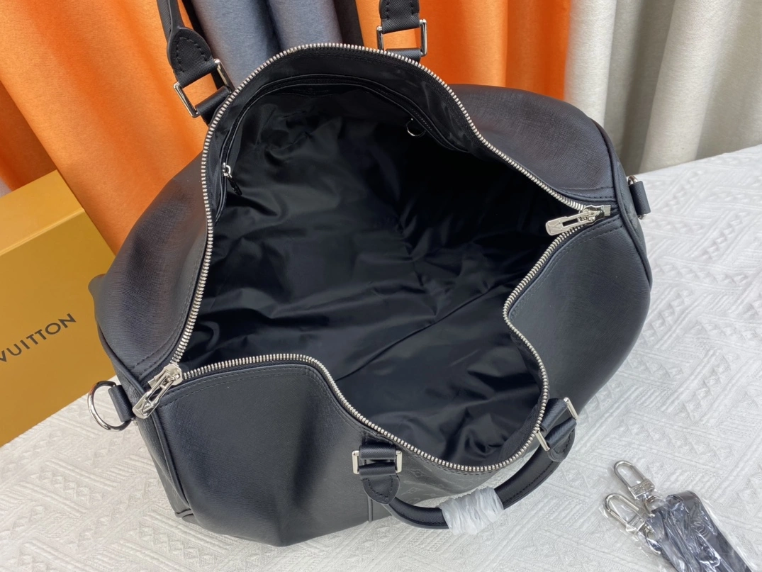 Vibrant 8218 Louis Vuitton Travel Bags For Unisex