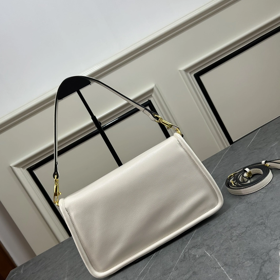 Vibrant 830 Valentino AAA Quality Shoulder Bags For Women