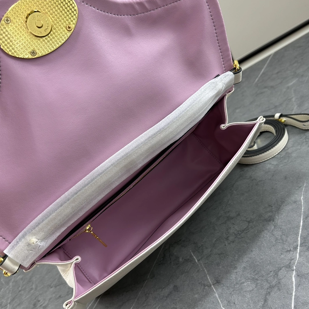 Vibrant 830 Valentino AAA Quality Shoulder Bags For Women