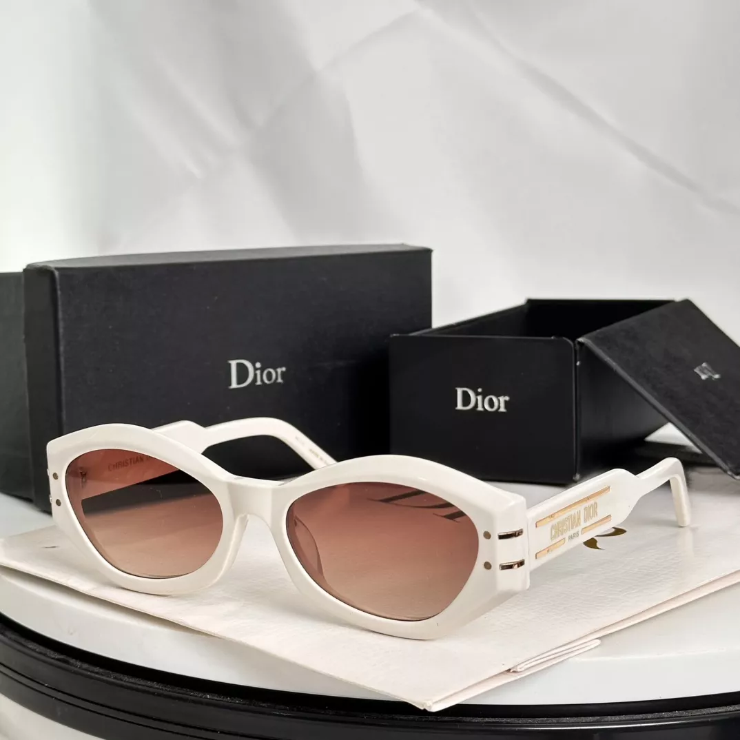 Vibrant 8443 Christian Dior AAA Quality Sunglasses
