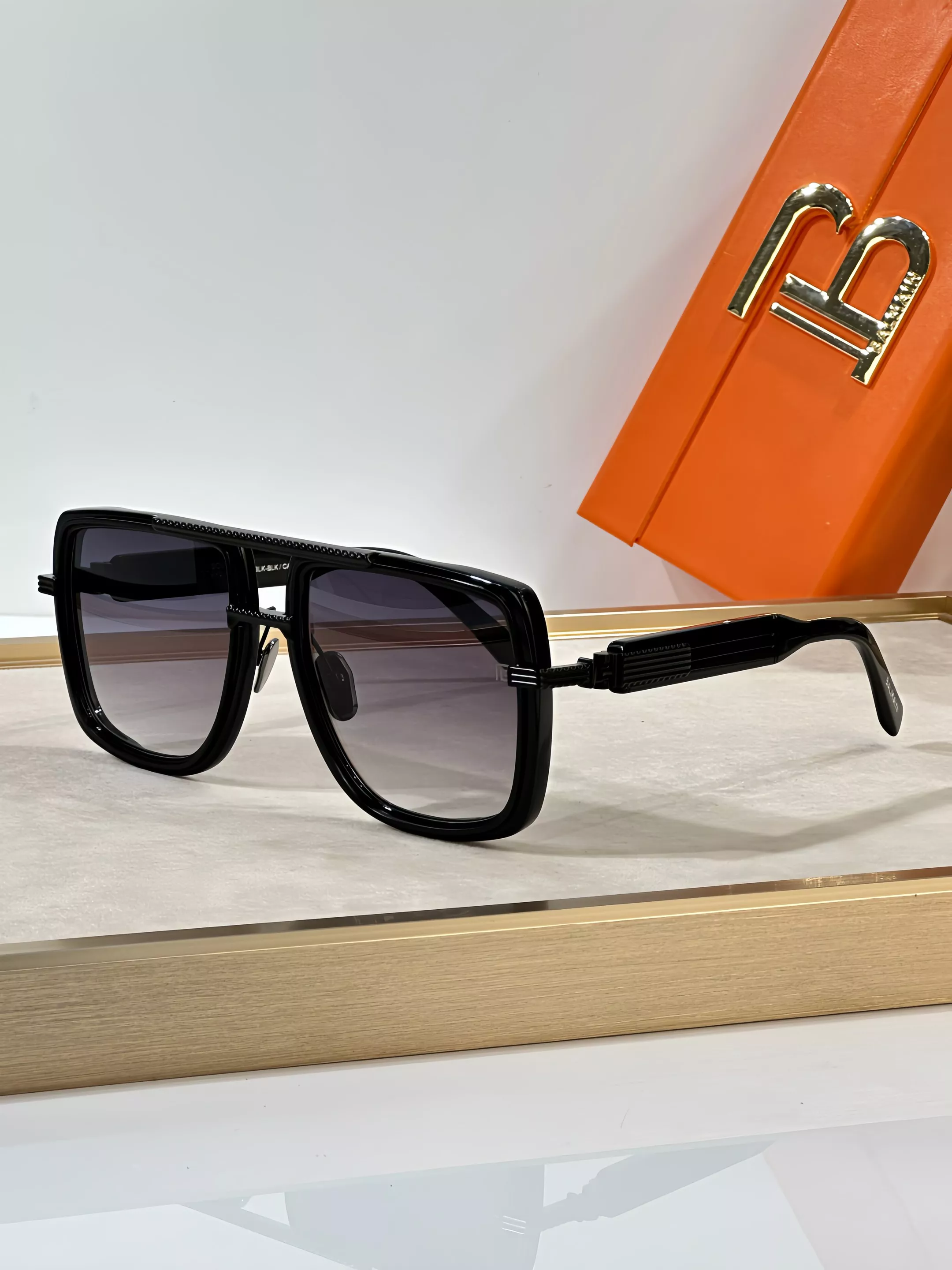 Vibrant 8687 Balmain AAA Quality Sunglasses