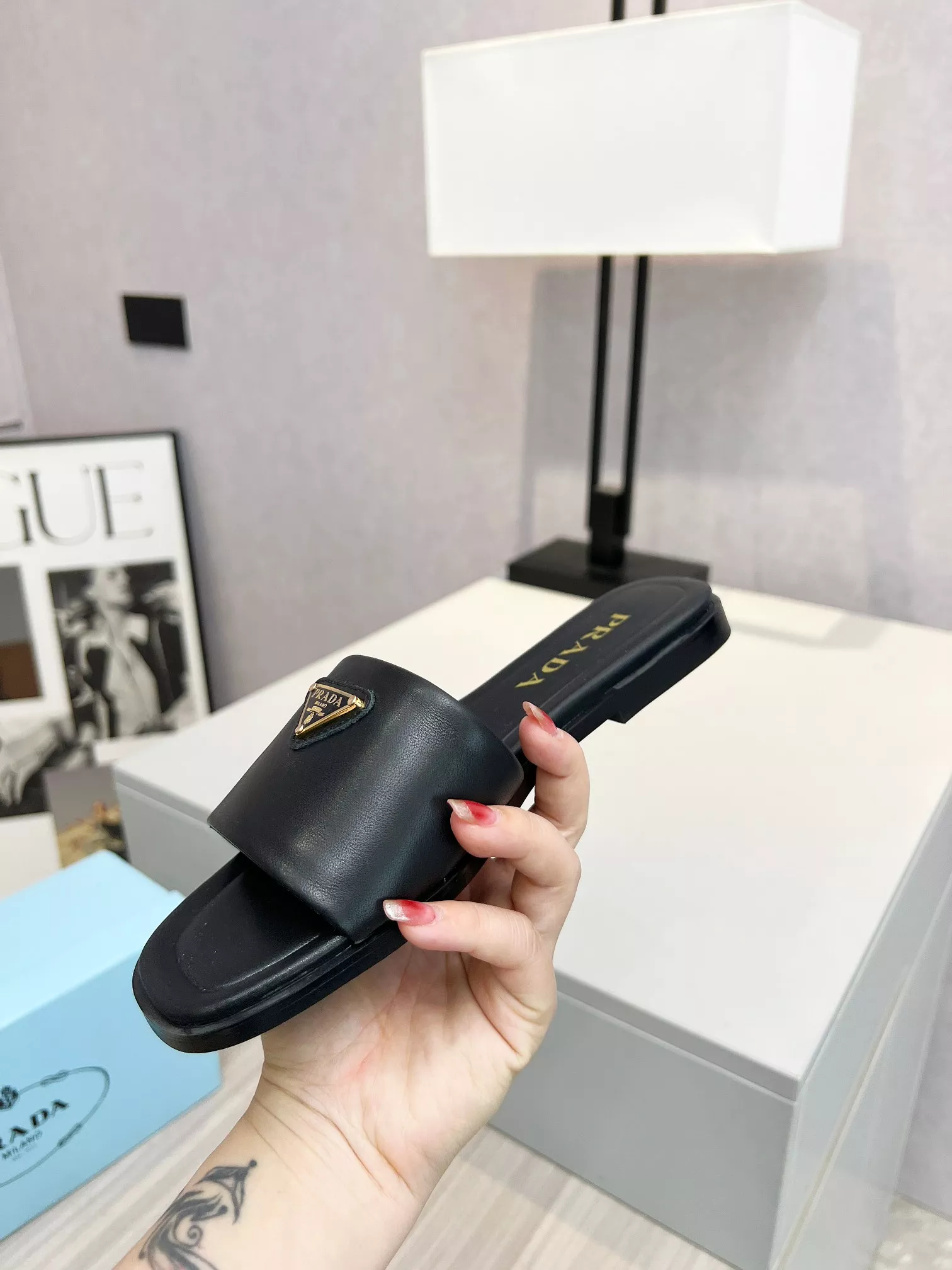 Vibrant 8699 Prada Slippers For Women