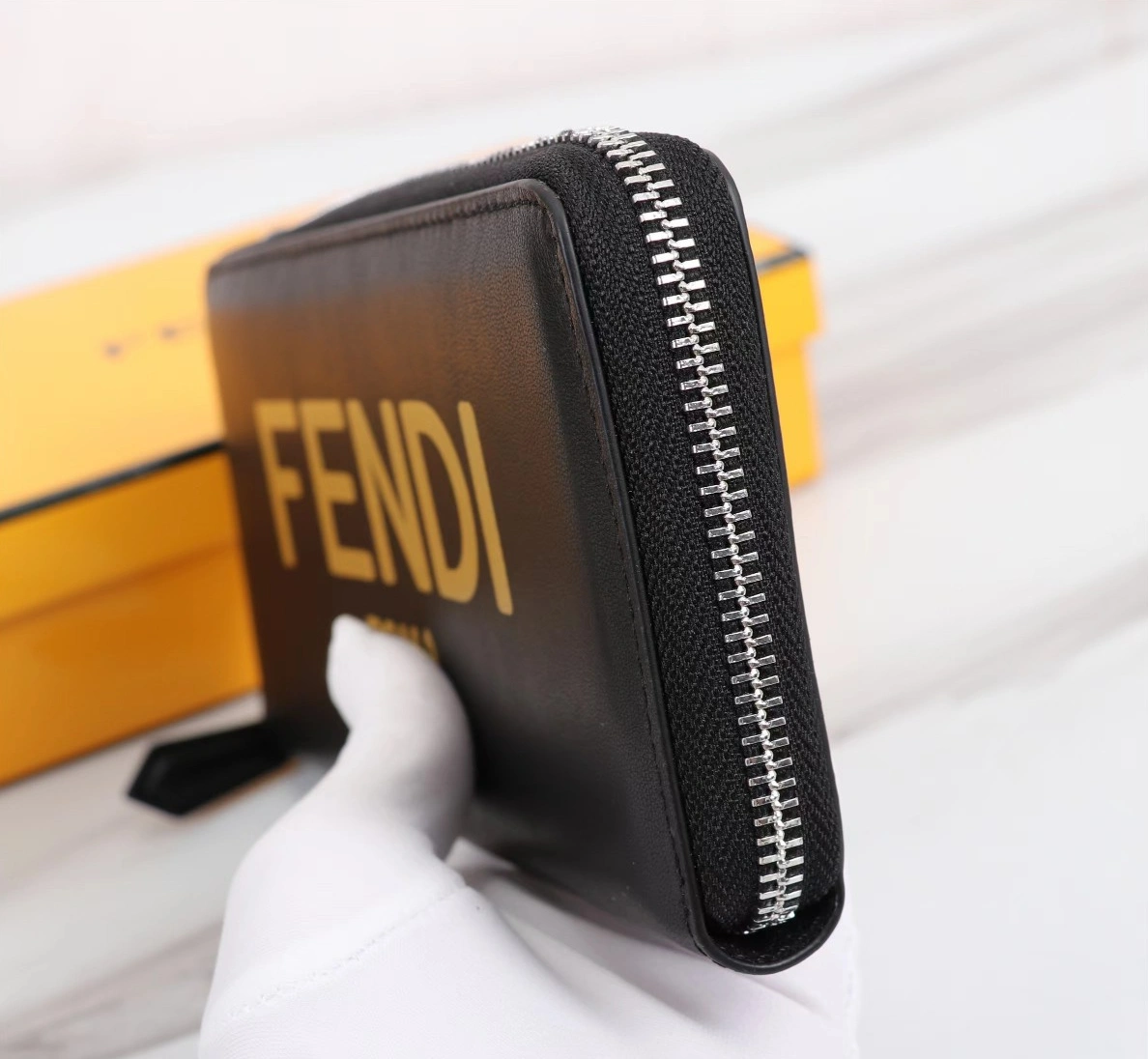 Vibrant 8708 Fendi AAA Man Wallets