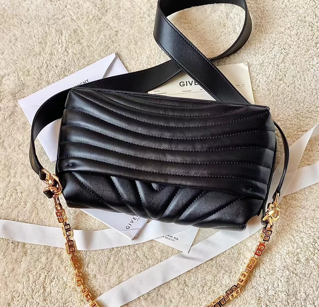 Vibrant 8714 Givenchy AAA Quality Messenger Bags For Women
