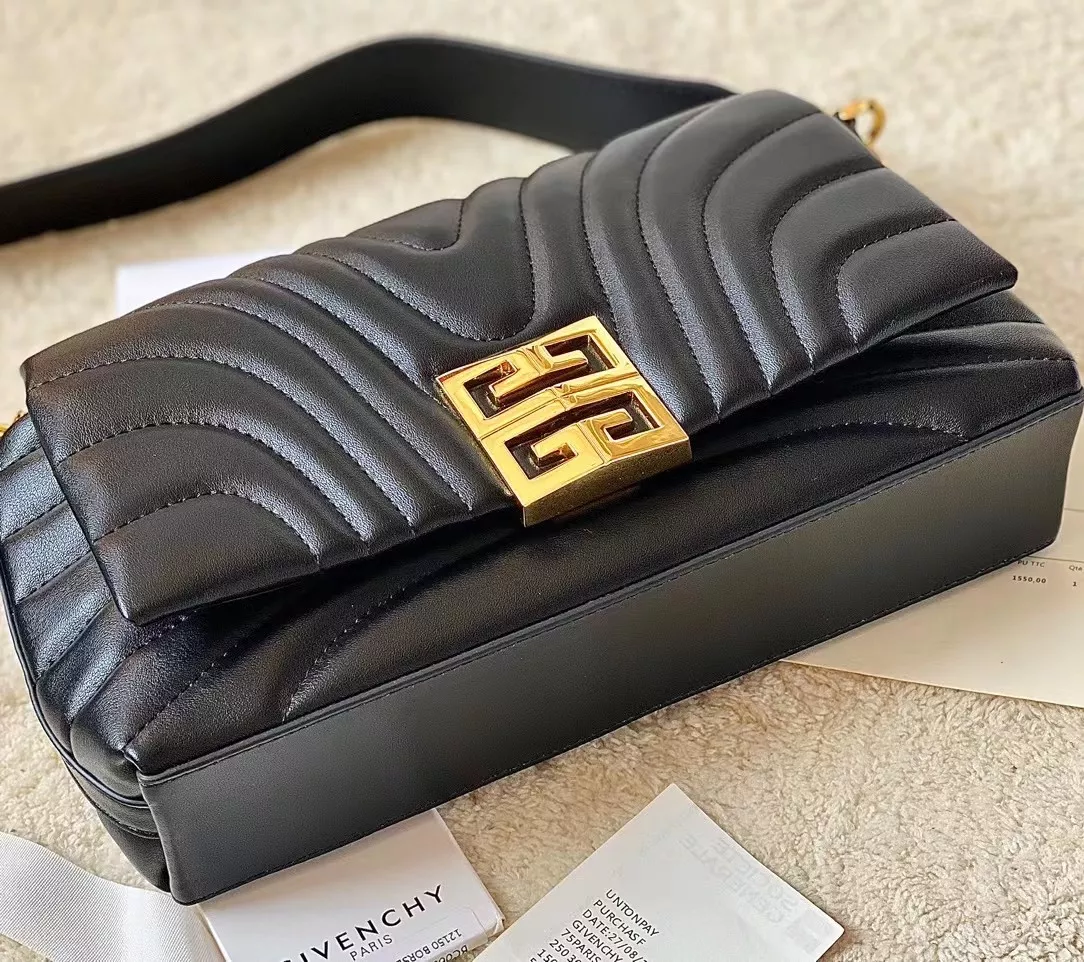 Vibrant 8714 Givenchy AAA Quality Messenger Bags For Women