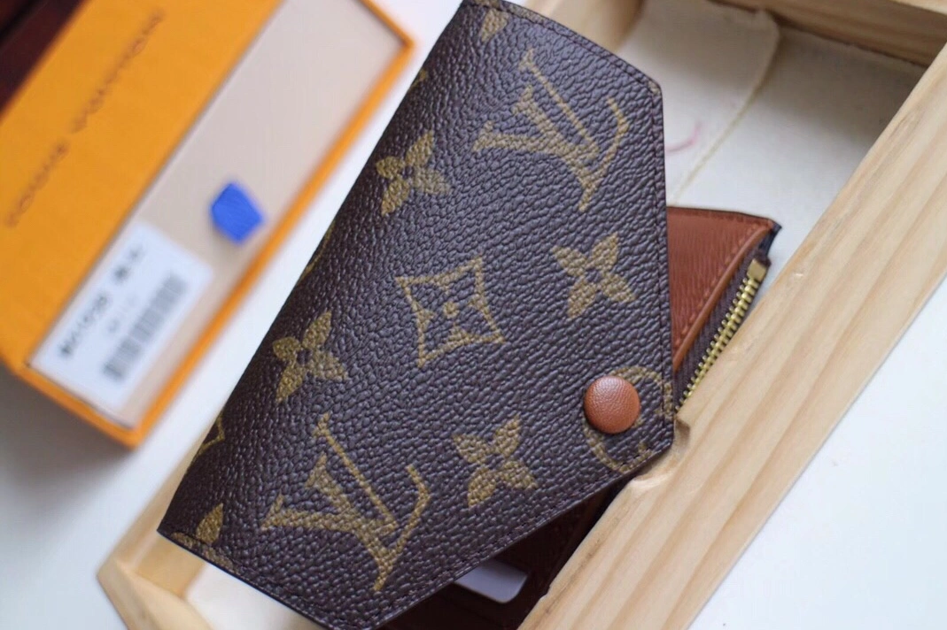 Vibrant 877 Louis Vuitton LV Card Case
